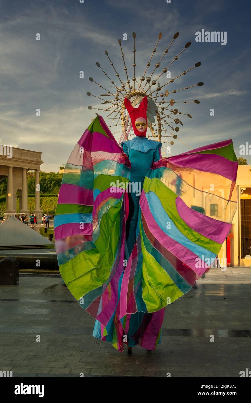 Capturée lors de la coupe du monde FIFA 2022 au Qatar, une photo captivante montre la charmante zone des fans du village culturel de Katara. Banque D'Images