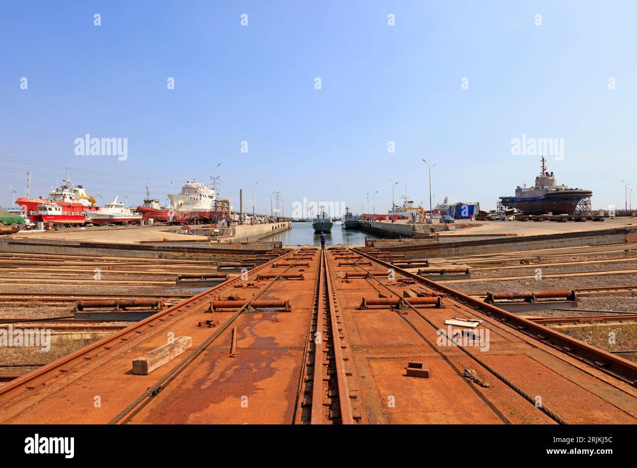 Comté de Luannan - 1 septembre 2018 : transport de transition dans un chantier naval, comté de Luannan, province du Hebei, Chine Banque D'Images