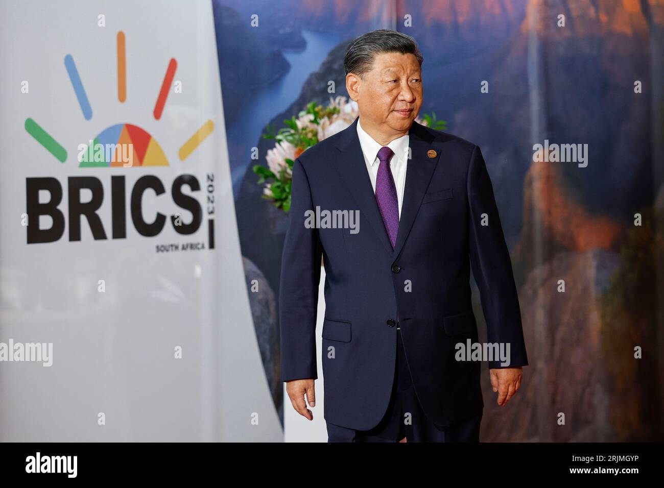 Johannesburg, Afrique du Sud. 23 août 2023. Le Président de la Chine Xi Jinping arrive au Sommet BRICS 2023 au Sandton Convention Centre à Johannesburg le 23 août 2023. Photo de piscine par Gianluigi Guercia/UPI crédit : UPI/Alamy Live News Banque D'Images