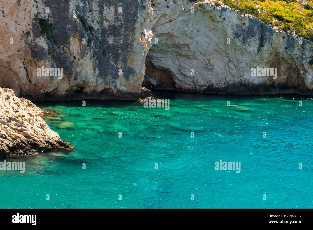 Plage de Porto Limnionas sur l'île de Zakynthos en Grèce. Une destination touristique célèbre. Banque D'Images