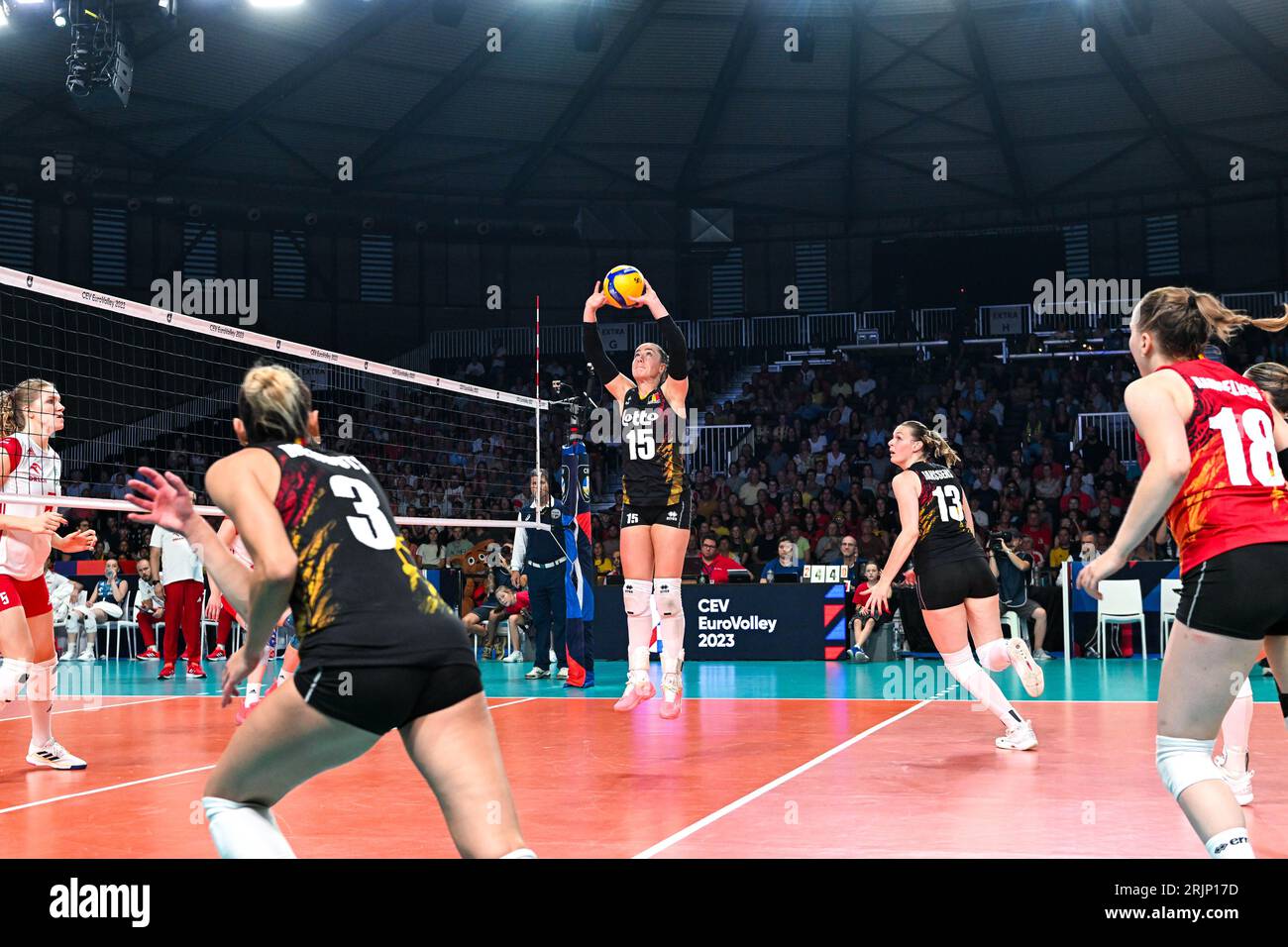 Gand, Belgique. 22 août 2023. Jutta Van de Vyver (15 ans) de Belgique photographiée lors d'un match de volleyball entre les équipes nationales féminines de Belgique, connues sous le nom de Tigres jaunes, et de Pologne lors du onzième match de la CEV Euro volley Championshiop dans la poule A, le mardi 22 août 2023 à Gand, BELGIQUE . Crédit : Sportpix/Alamy Live News Banque D'Images