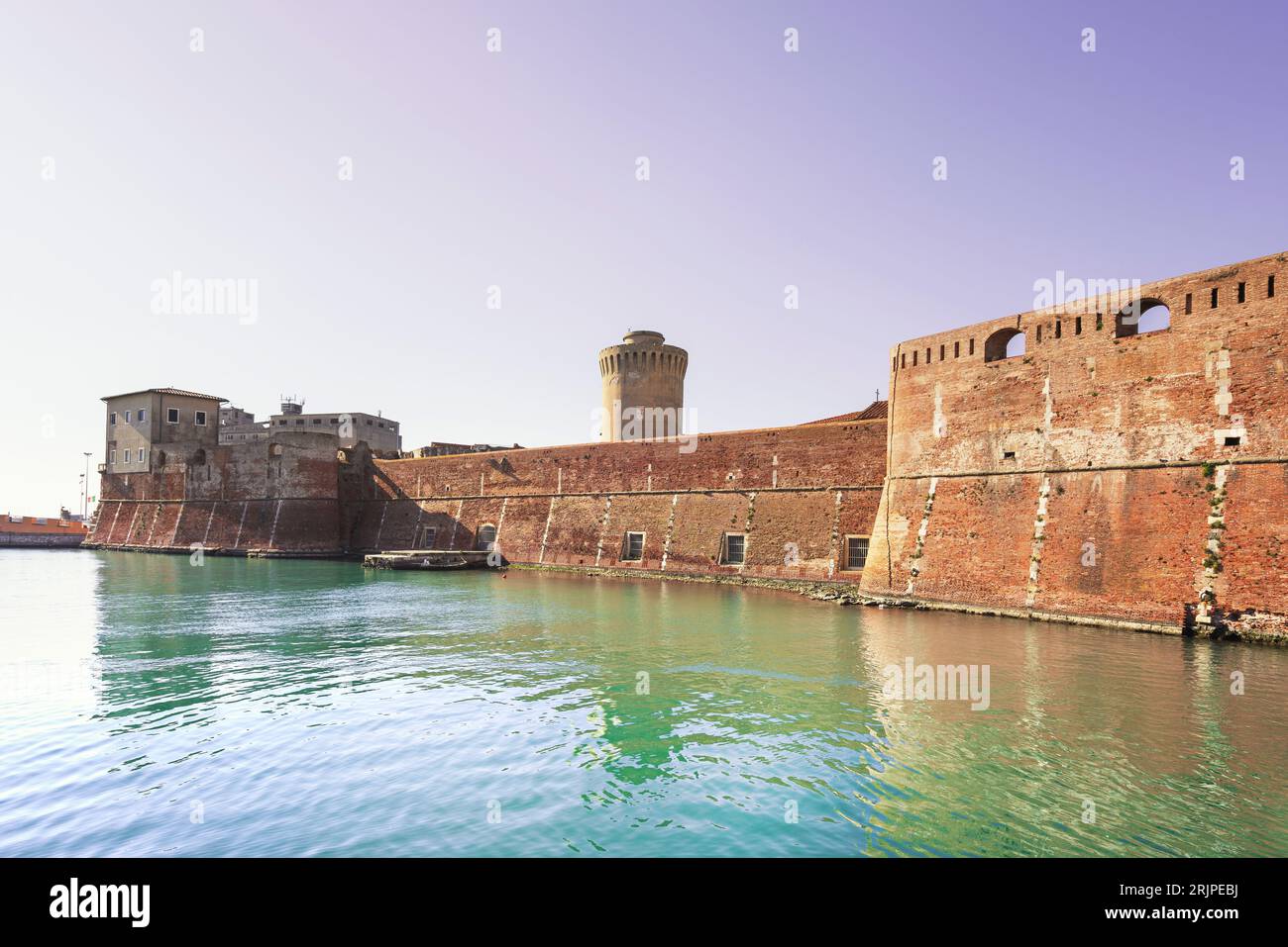 Vue de l'ancienne forteresse de Livourne, Fortezza Vecchia en italien. Région Toscane. Italie Banque D'Images