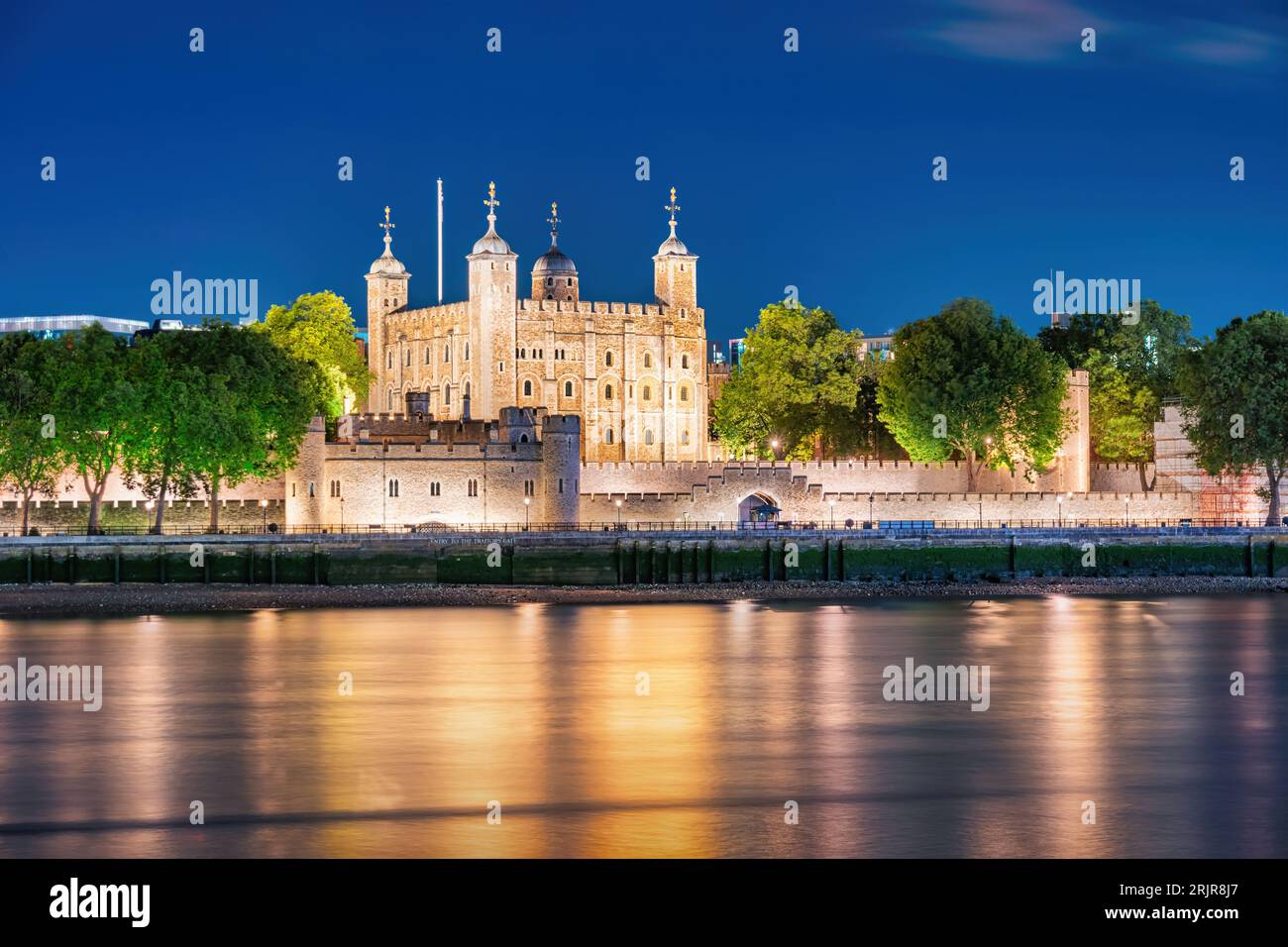 Tour de Londres à Londres, Angleterre, Royaume-Uni la nuit. Banque D'Images