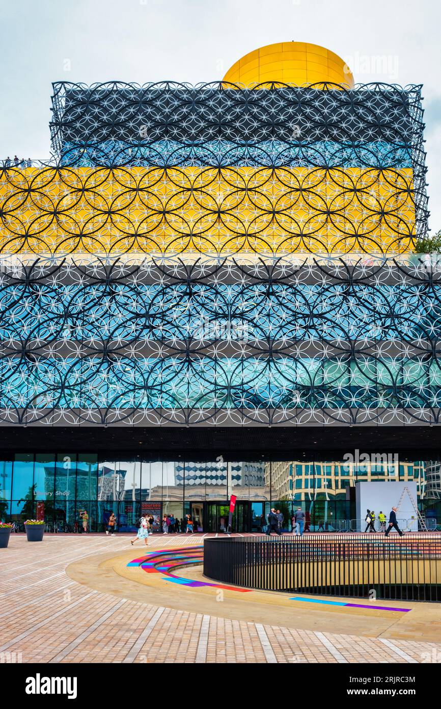 Bibliothèque de Birmingham dans le centre-ville de Birmingham Angleterre Royaume-Uni sur un jour couvert. Banque D'Images