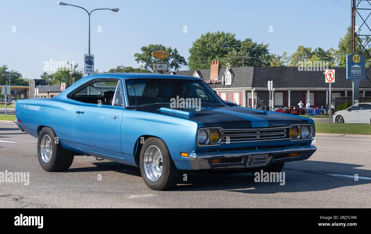 ROYAL OAK, MI/USA - AUGUST 16, 2023: A Plymouth Road Runner car on the Woodward Dream Cruise route. Banque D'Images