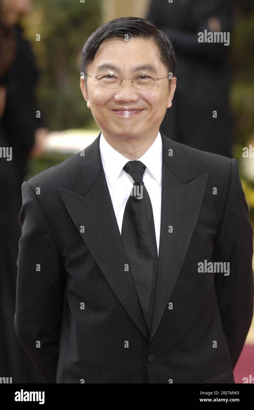 Bildnummer : 51721062 Datum : 25.02.2007 Copyright : imago/Xinhua Kostümbildner Chung Man Yee (CHN) anlässlich der 79. Annual Academy Awards 2007 in Hollywood - PUBLICATIONxNOTxINxCHN, Personen, optimistisch ; 2007, LA, Los Angeles, Hollywood, Pressetermin, Oscar, Oscars, Oscarverleihung, Prix, 79e, Preisträger, malédiction de la fleur d'or, Homme cheng jin dai huang jin jia ; , hoch, Kbdig, Porträt, film, Kunst, Vereinigte Staaten von Amerika, Randbild, gens Banque D'Images