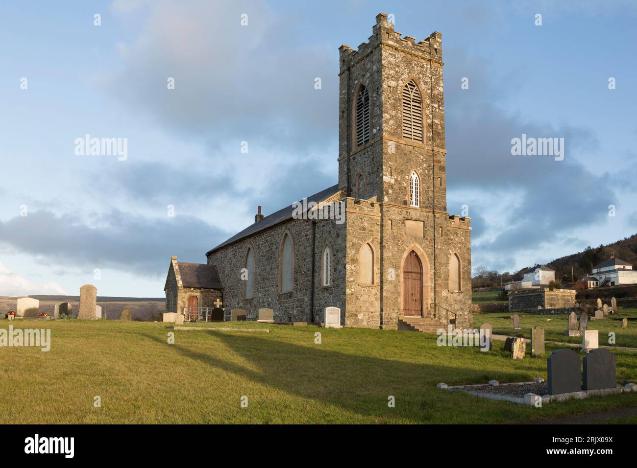 Église paroissiale en Irlande du Nord dans le soleil de l'après-midi Banque D'Images