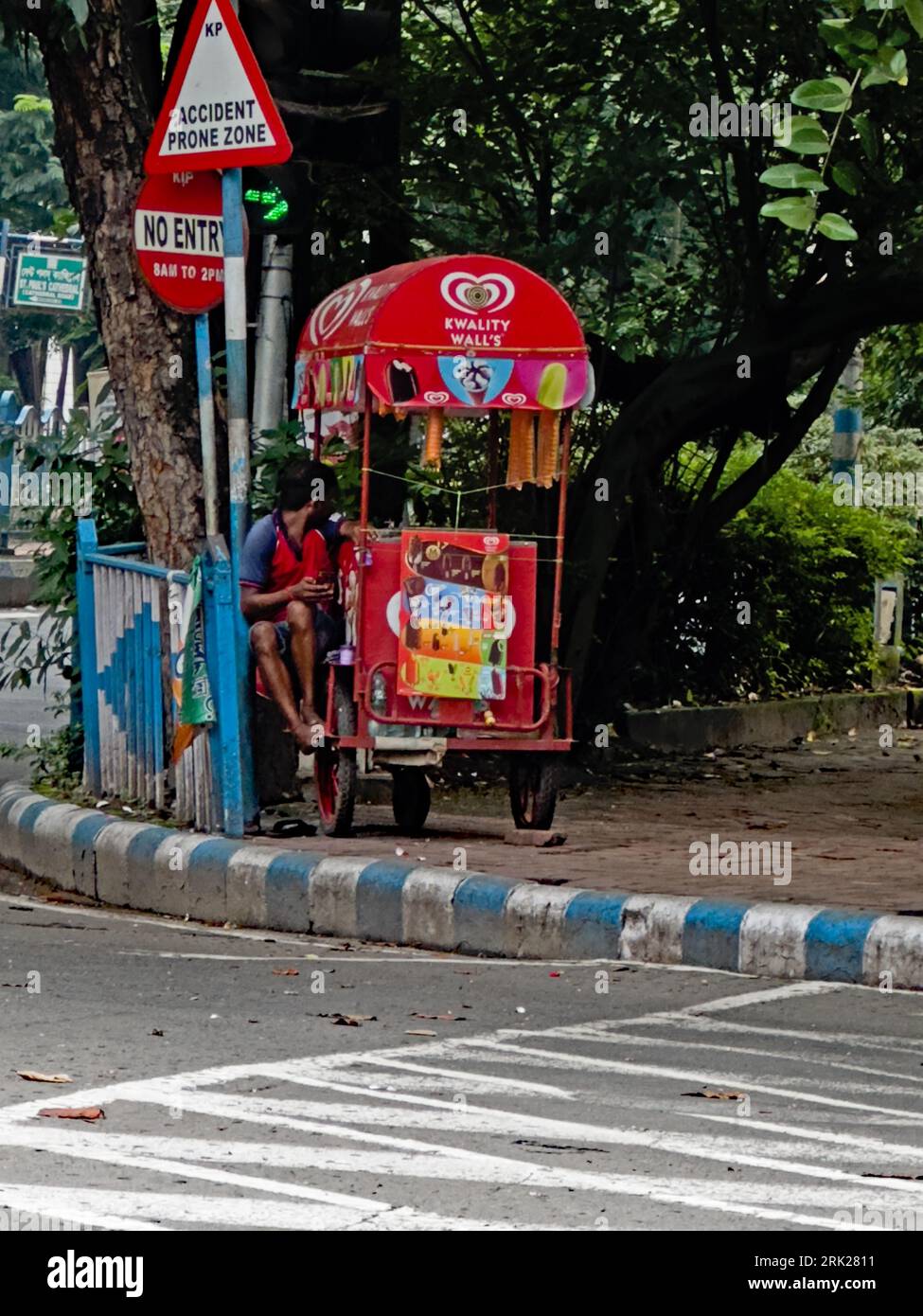 Glace sur rue - Kolkata, Inde Banque D'Images
