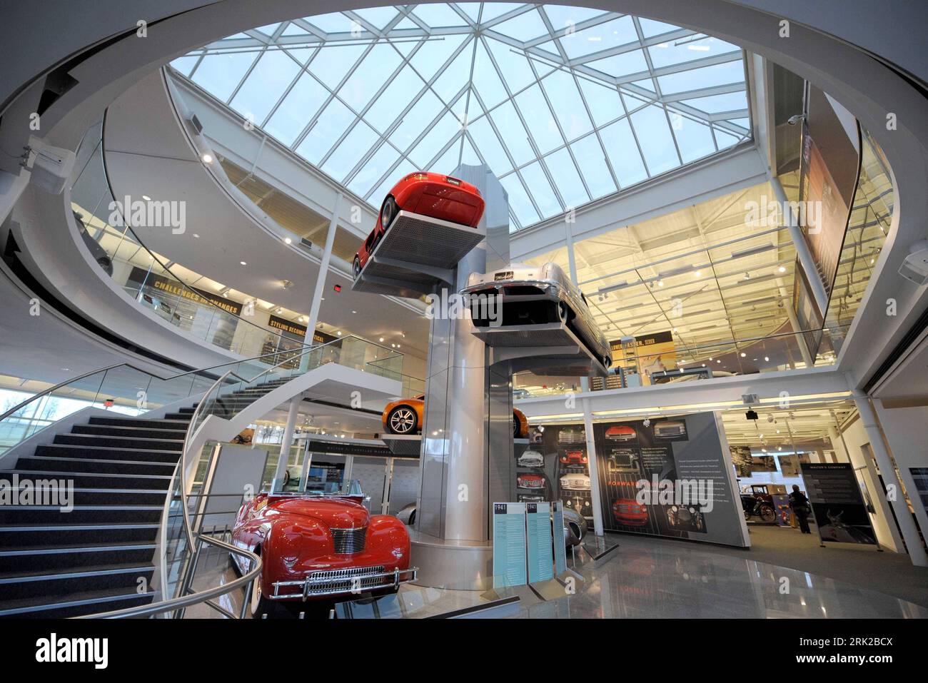 Bildnummer : 53155731 Datum : 20.04.2009 Copyright : imago/Xinhua photo prise le 14 avril 2009 montre les voitures exposées au Walter P. Chrysler Museum à Detroit, aux États-Unis. Wirtschaft kbdig Autos Automuseum, USA quer Bildnummer 53155731 Date 20 04 2009 Copyright Imago XINHUA photo prise LE 14 2009 avril montre les voitures exposées dans Walter P Chrysler Museum à Detroit les États-Unis économie Kbdig Cars Auto Museum USA horizontal Banque D'Images