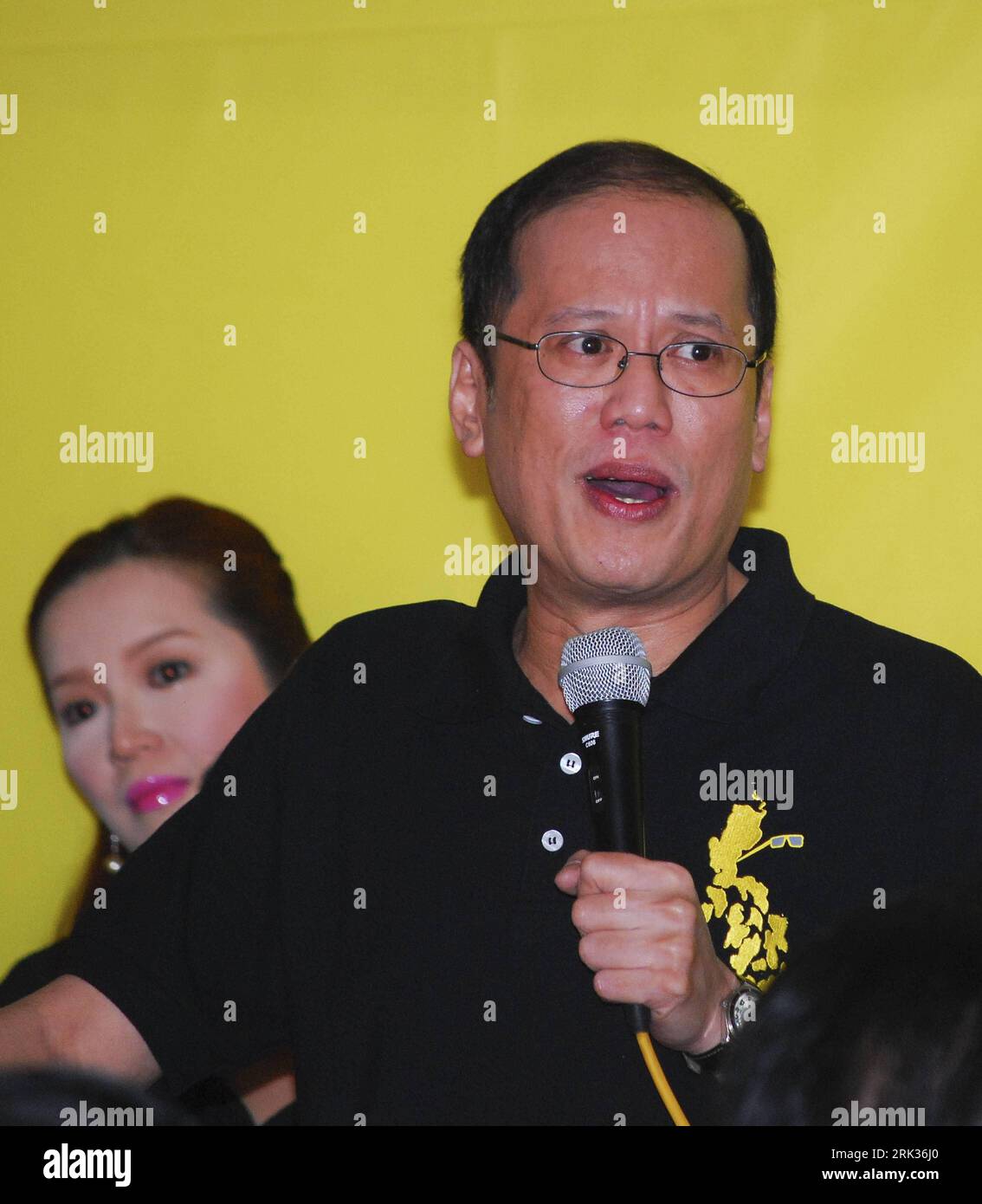 Bildnummer : 53333701 Datum : 09.09.2009 Copyright : imago/Xinhua (090909) -- MANILLE, 9 septembre (Xinhua) -- le sénateur philippin Benigno Aquino III prend la parole lors d'une conférence de presse à San Juan City, à l'est de Manille, capitale des Philippines, le 9 septembre 2009. Aquino III, également connu sous le nom de Noynoy , fils unique de Corazon Cory Aquino, icône de la démocratie philippine et assassiné le sénateur Benigno, a annoncé aujourd'hui qu'il se présenterait à la présidence aux élections nationales de 2010. (Xinhua/Dondi Tawatao) (clq) (2)PHILIPPINES-POLITICS-AQUINO-ELECTION PUBLICATIONxNOTxINxCHN People Politik premiumd kbdig xsp Banque D'Images