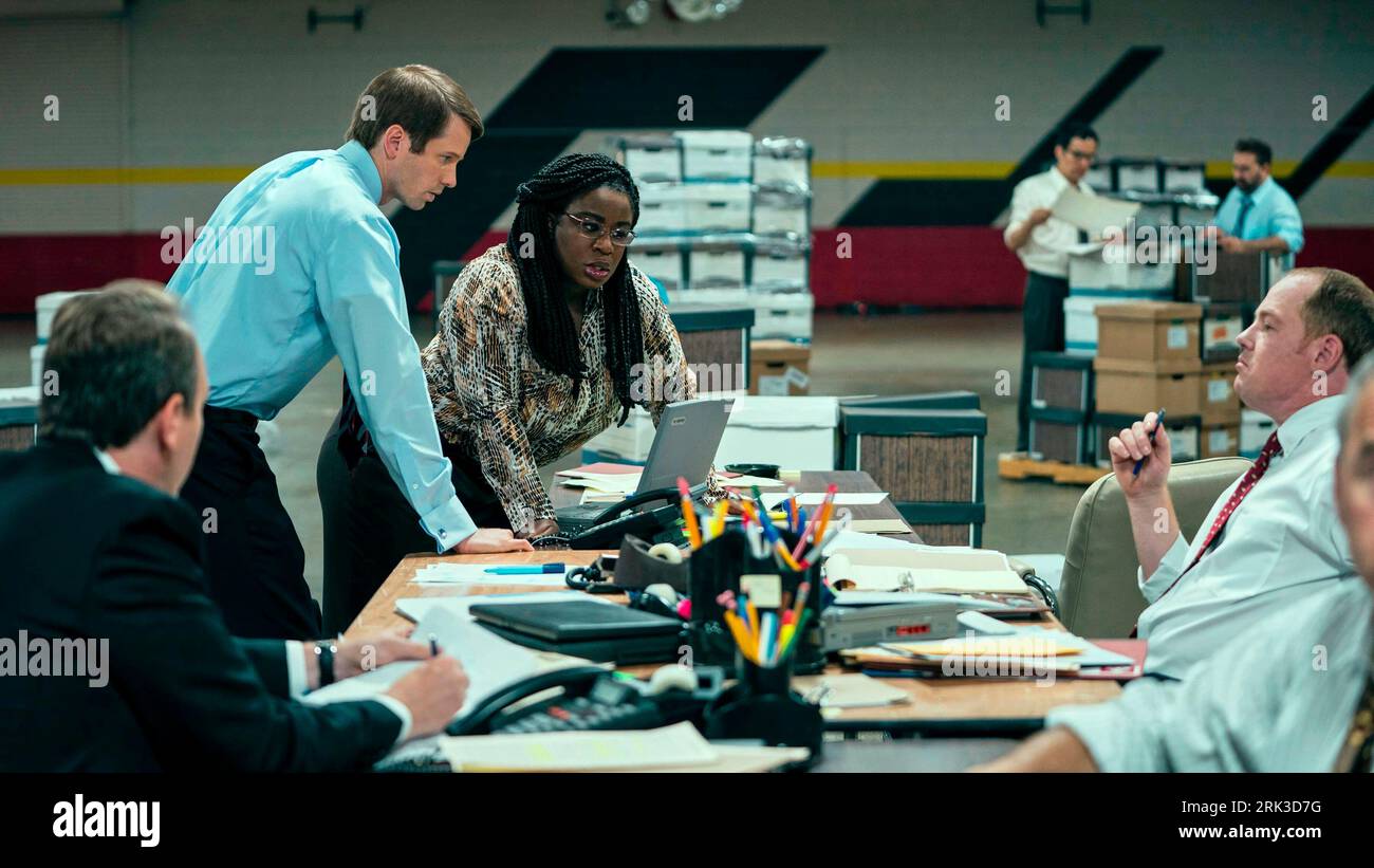 UZO ADUBA, TYLER RITTER et JOHN BROWNLEE dans PAINKILLER (2023), réalisé par PETER BERG. Crédit : Netflix / Blue Harp / Album Banque D'Images