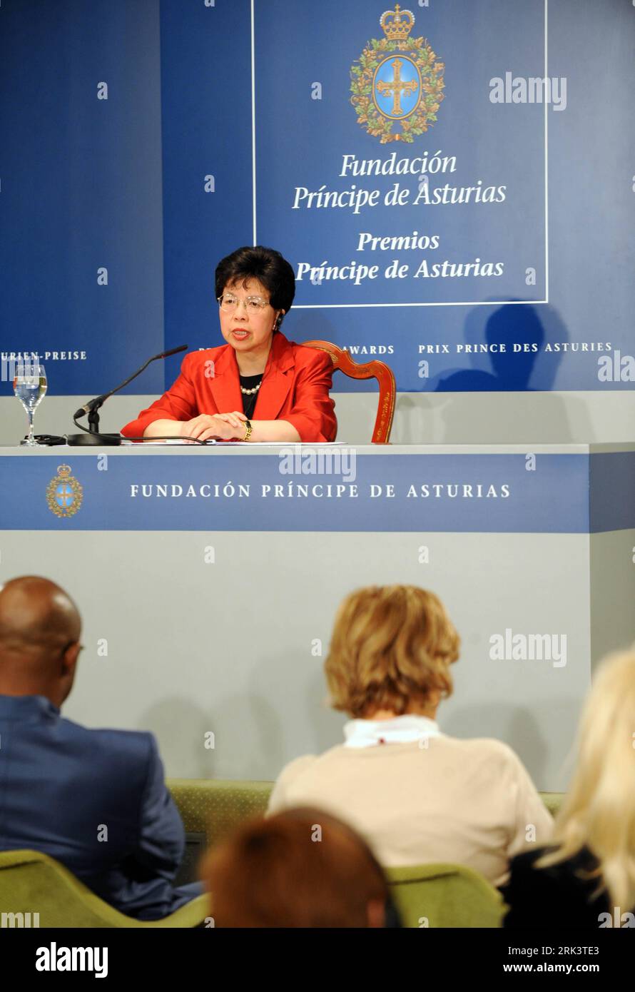 Bildnummer : 53550805 Datum : 22.10.2009 Copyright : imago/Xinhua (091023) -- OVIEDO, 23 octobre 2009 (Xinhua) -- Margaret Chan, Directrice générale de l'Organisation mondiale de la Santé (OMS), assiste à une conférence de presse du Prix Prince des Asturies 2009 à Oviedo, Espagne, le 22 octobre 2009. L’Organisation mondiale de la Santé recevra vendredi à Oviedo le Prix Prince des Asturies 2009 pour la coopération internationale. (Xinhua/Chen Haitong) (yc) (2)SPAIN-AWARD-WHO PUBLICATIONxNOTxINxCHN People Weltgesundheitsorganisation kbdig xng 2009 hoch o0 Prinz von Asturien-Preis Bildnummer 53550805 Date 22 10 2009 Banque D'Images