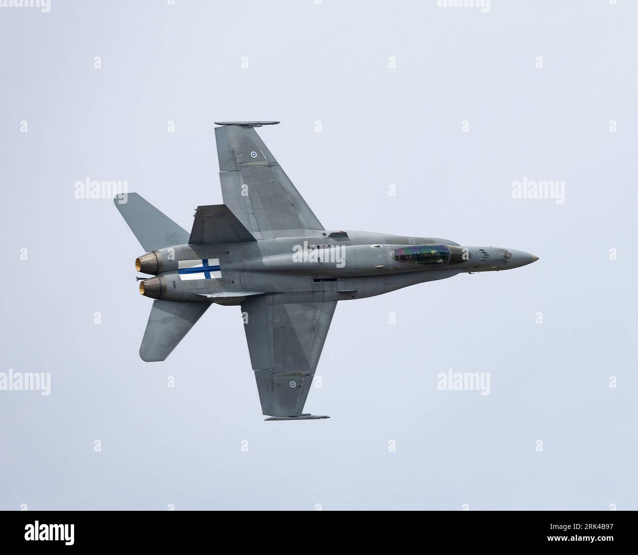 Exposition d'avions de chasse à réaction F-18 Hornet de l'armée de l'air finlandaise au Royal International Air Tattoo de 2023 Banque D'Images