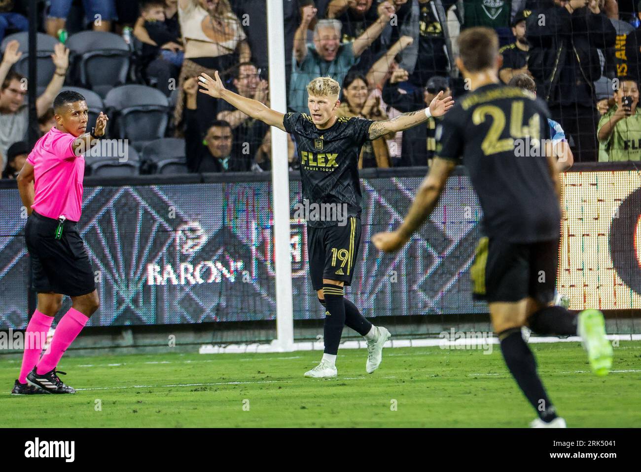 Los Angeles, États-Unis. 23 août 2023. Mateusz Bogusz (C) du Los Angeles FC célèbre son but lors d'un match de football en MLS entre les Colorado Rapids et le Los Angeles FC. Note finale : Los Angeles FC 4:0 Colorado Rapids (photo de Ringo Chiu/SOPA Images/Sipa USA) crédit : SIPA US/Alamy Live News Banque D'Images