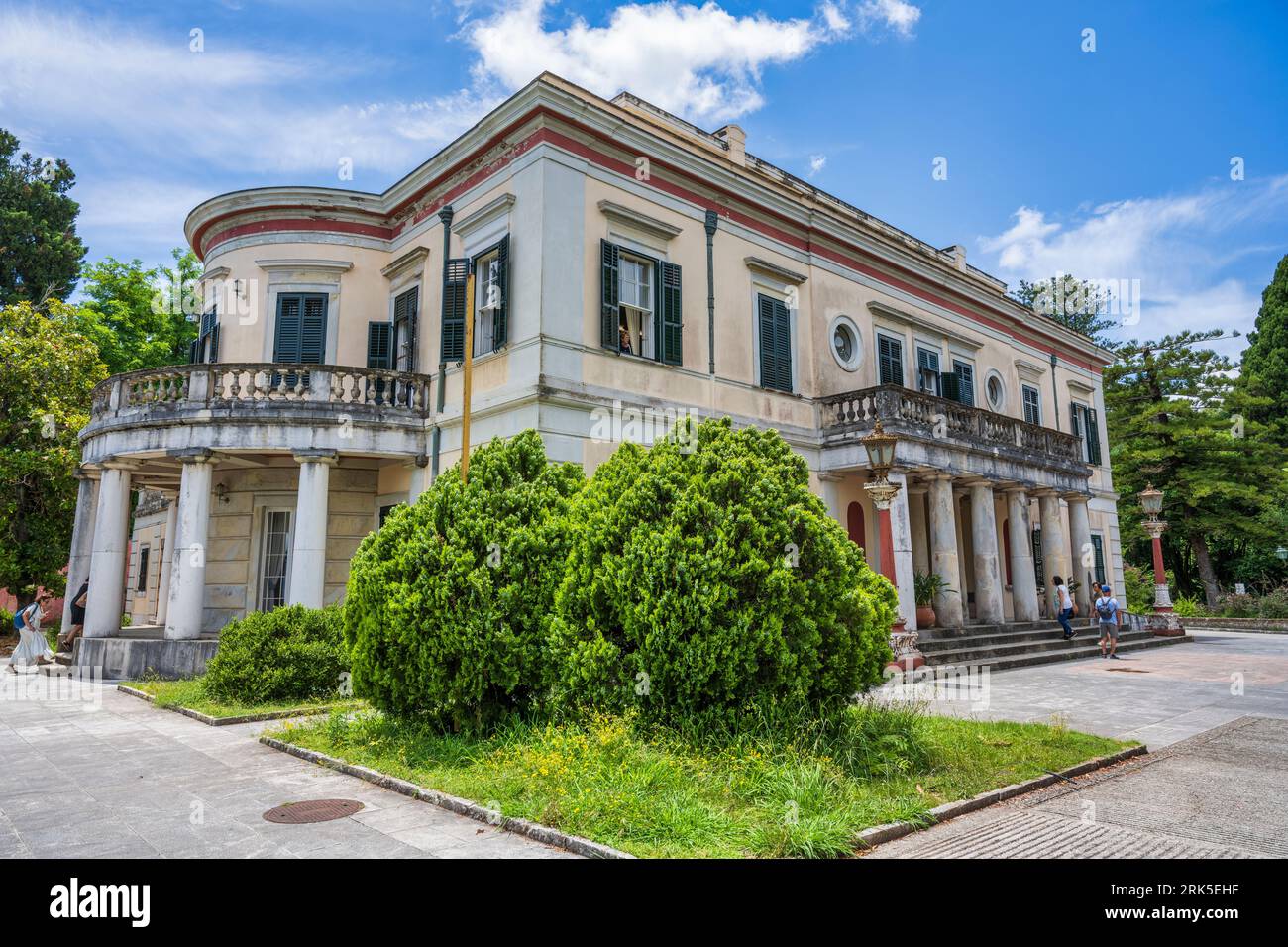 Villa mon repos, résidence d’été originale du Haut-Commissaire britannique, aujourd’hui Musée de Palaiopolis – Île de Corfou, Îles Ioniennes, Grèce Banque D'Images