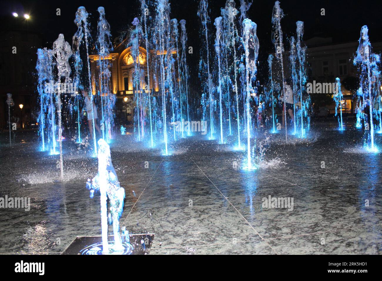 Fontaine de la ville de Subotica dans la soirée Banque D'Images