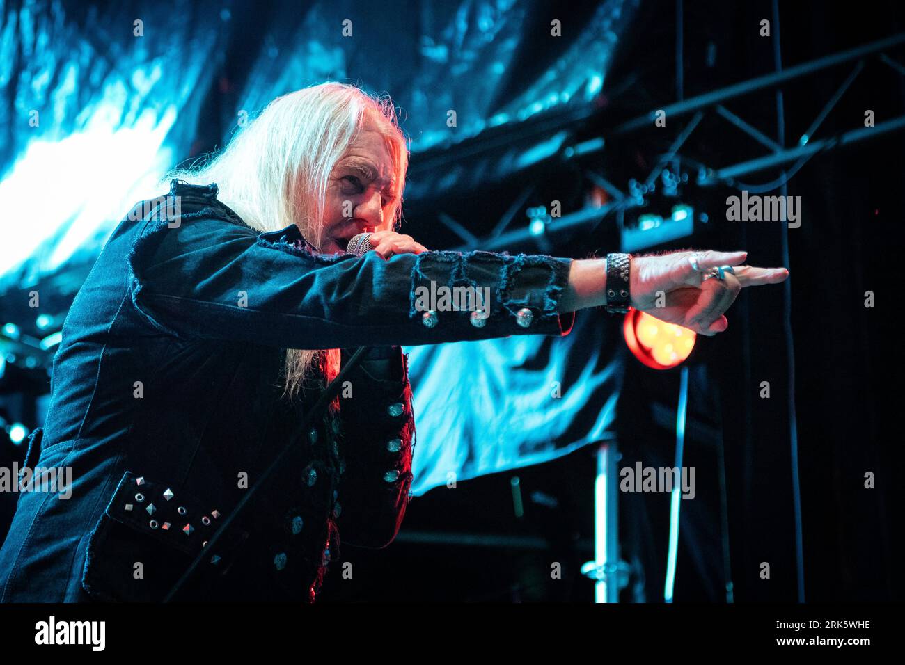Trondheim, Norvège. 11th, août 2023. Le groupe de heavy Metal britannique Saxon donne un concert au Sverresborg Folkemuseum à Trondheim. Ici, le chanteur Biff Byford est vu en direct sur scène. (Crédit photo : Gonzales photo - Tor Atle Kleven). Banque D'Images