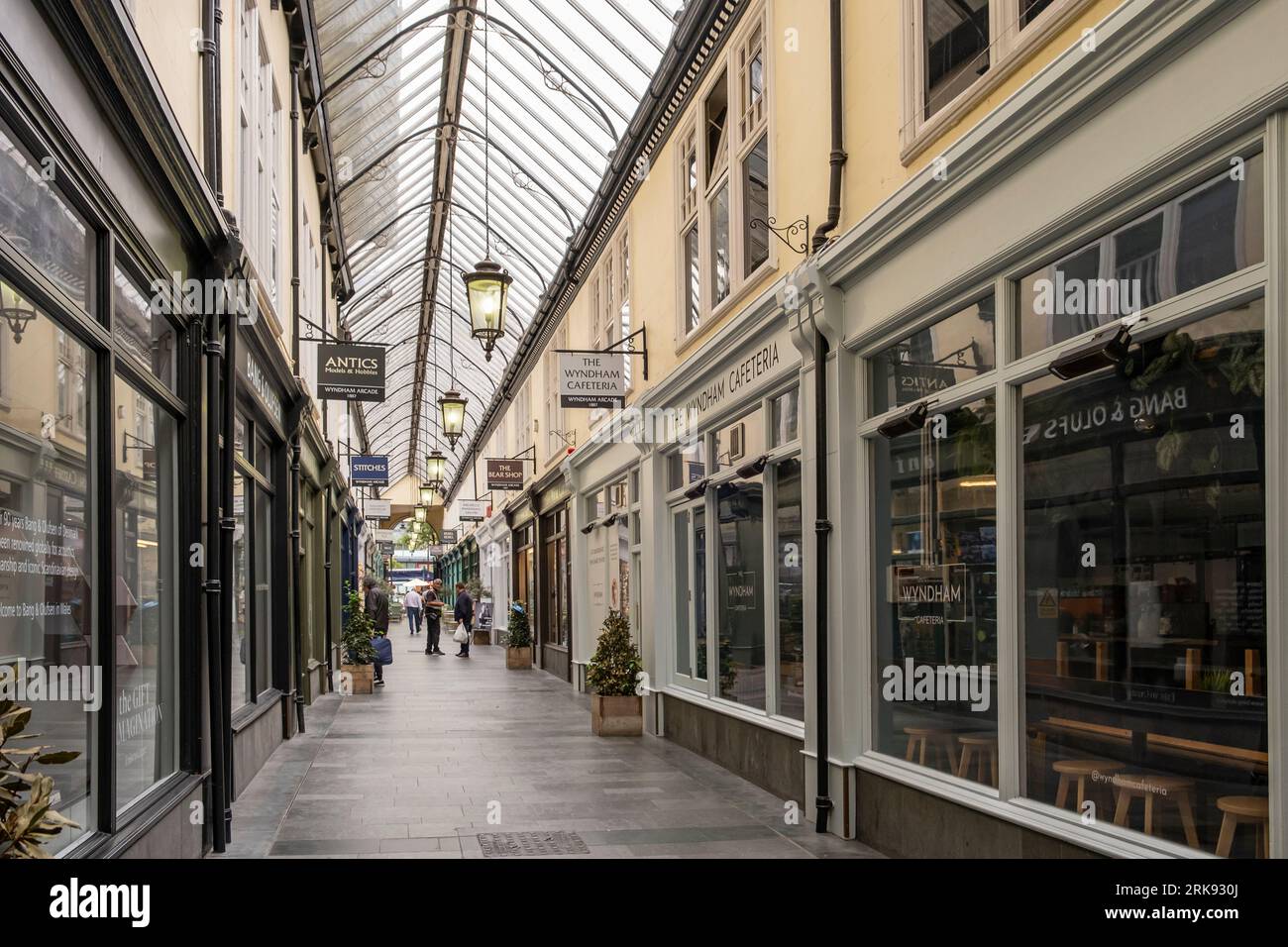 Wyndham Arcade, l'une des nombreuses arcades commerçantes victoriennes du centre-ville de Cardiff. Banque D'Images