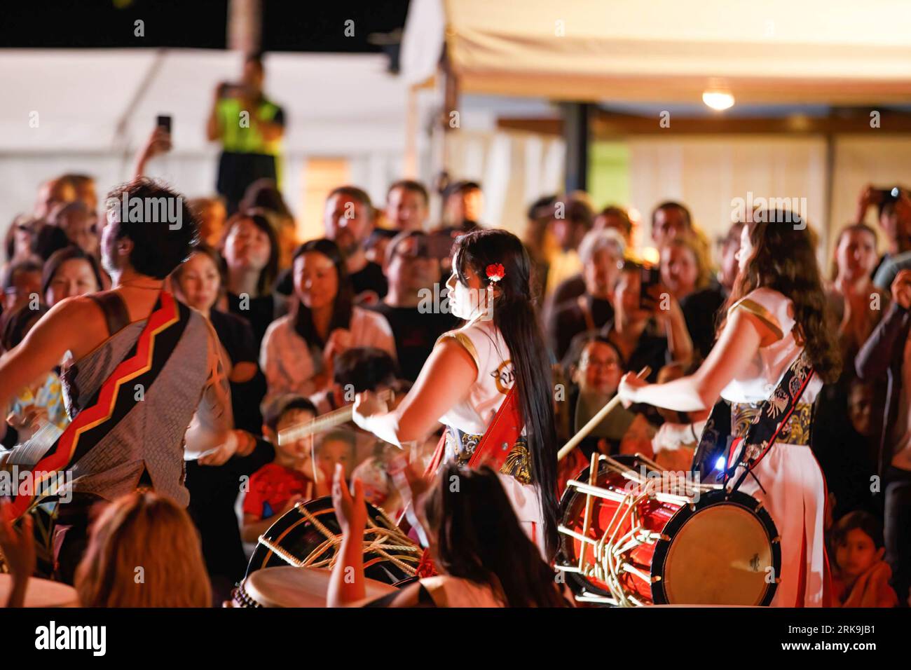 Cairns, Queensland, Australie. 12 août 2023. Un batteur se produit lors du Japan bon Dance Festival sur l'Esplanade de Cairns organisé par la Société japonaise de Cairns. (Image de crédit : © Joshua Prieto/SOPA Images via ZUMA Press Wire) USAGE ÉDITORIAL SEULEMENT! Non destiné à UN USAGE commercial ! Banque D'Images