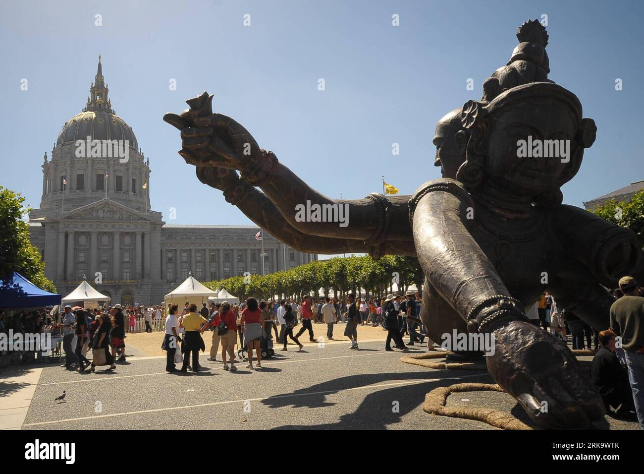 San Francisco Giants - #OTD in 2005, the statue of the legendary Hall of  Fame Pitcher, Juan Marichal, was unveiled to the public. Flor de Caña, #ForeverGiant