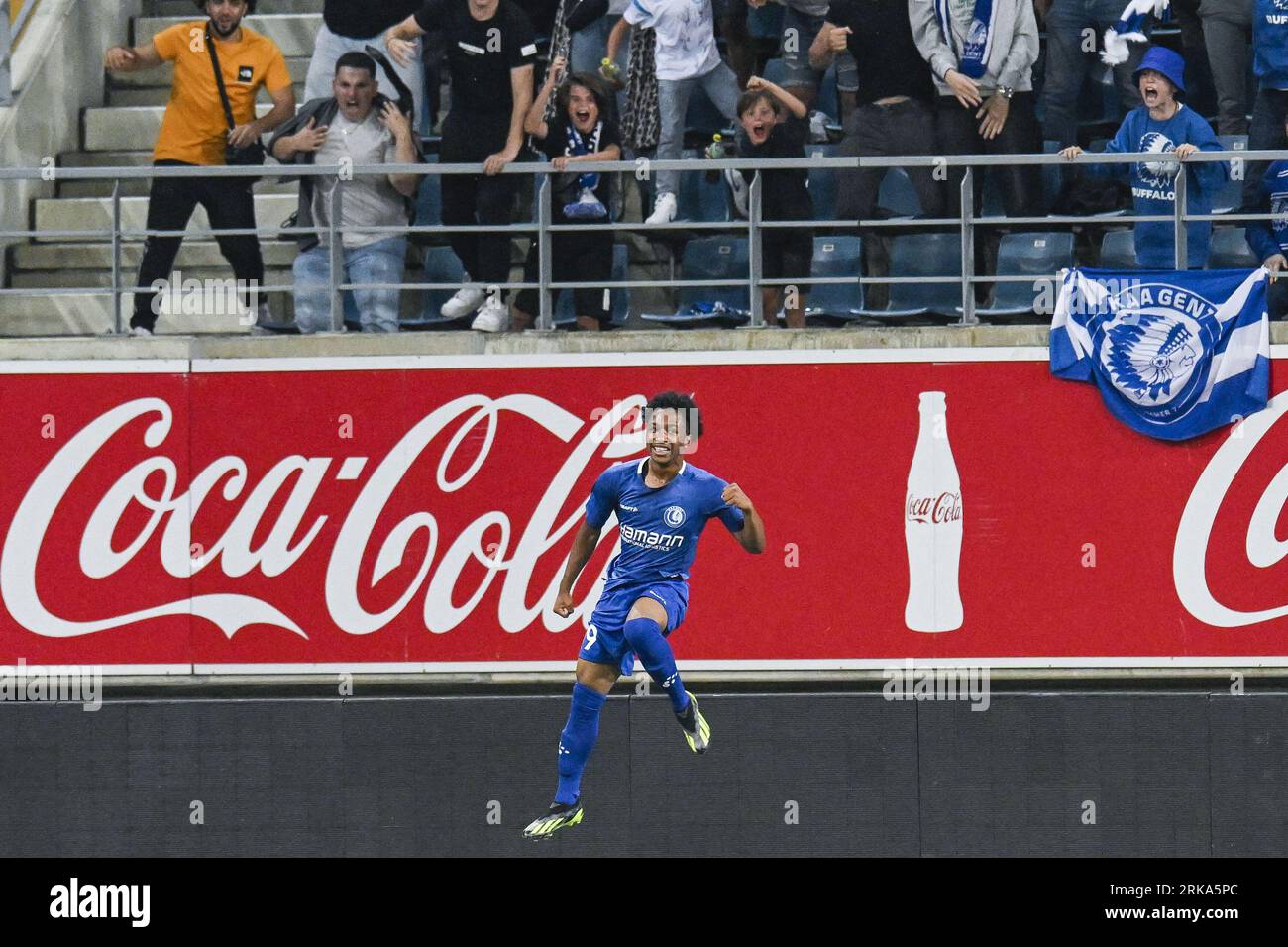 Gand, Belgique. 24 août 2023. Malick Fofana de Gand célèbre après avoir marqué lors d'un match de football entre la Belge KAA Gent et le Cypriote APOEL FC Nicosie, jeudi 24 août 2023 à Gand, la première étape des play-offs de la compétition UEFA Europa Conference League. BELGA PHOTO TOM GOYVAERTS crédit : Belga News Agency/Alamy Live News Banque D'Images