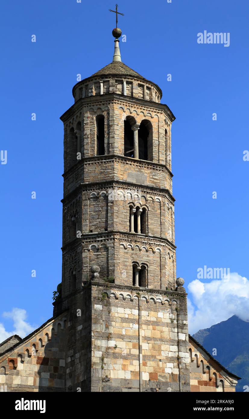 Église de Gravedona, Lac de Côme (Lago di Como), Italie. Chiesa di Santa Maria del Tiglio. Banque D'Images
