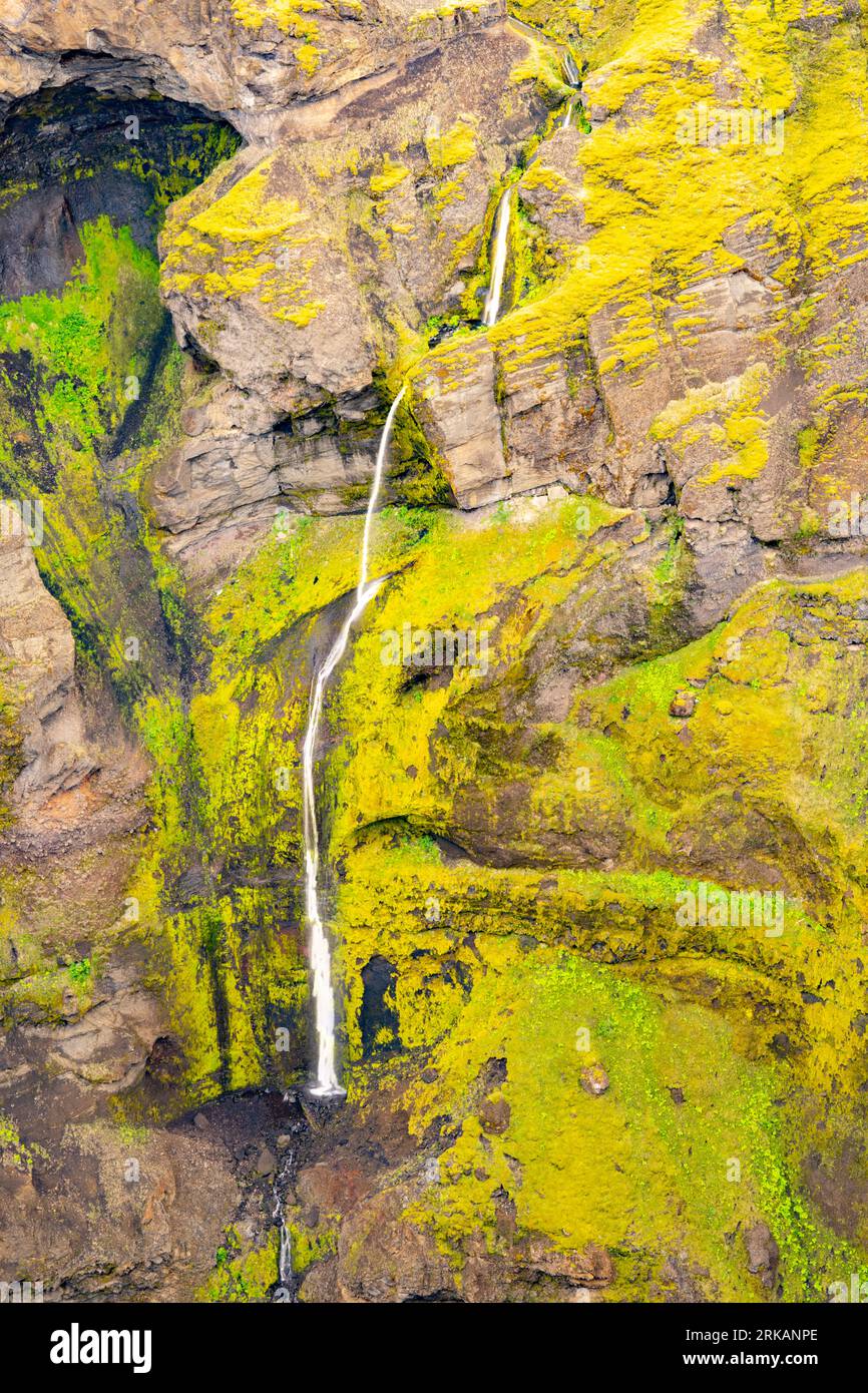 Cascades dans un canyon, Iceland Highlands, Islande Banque D'Images
