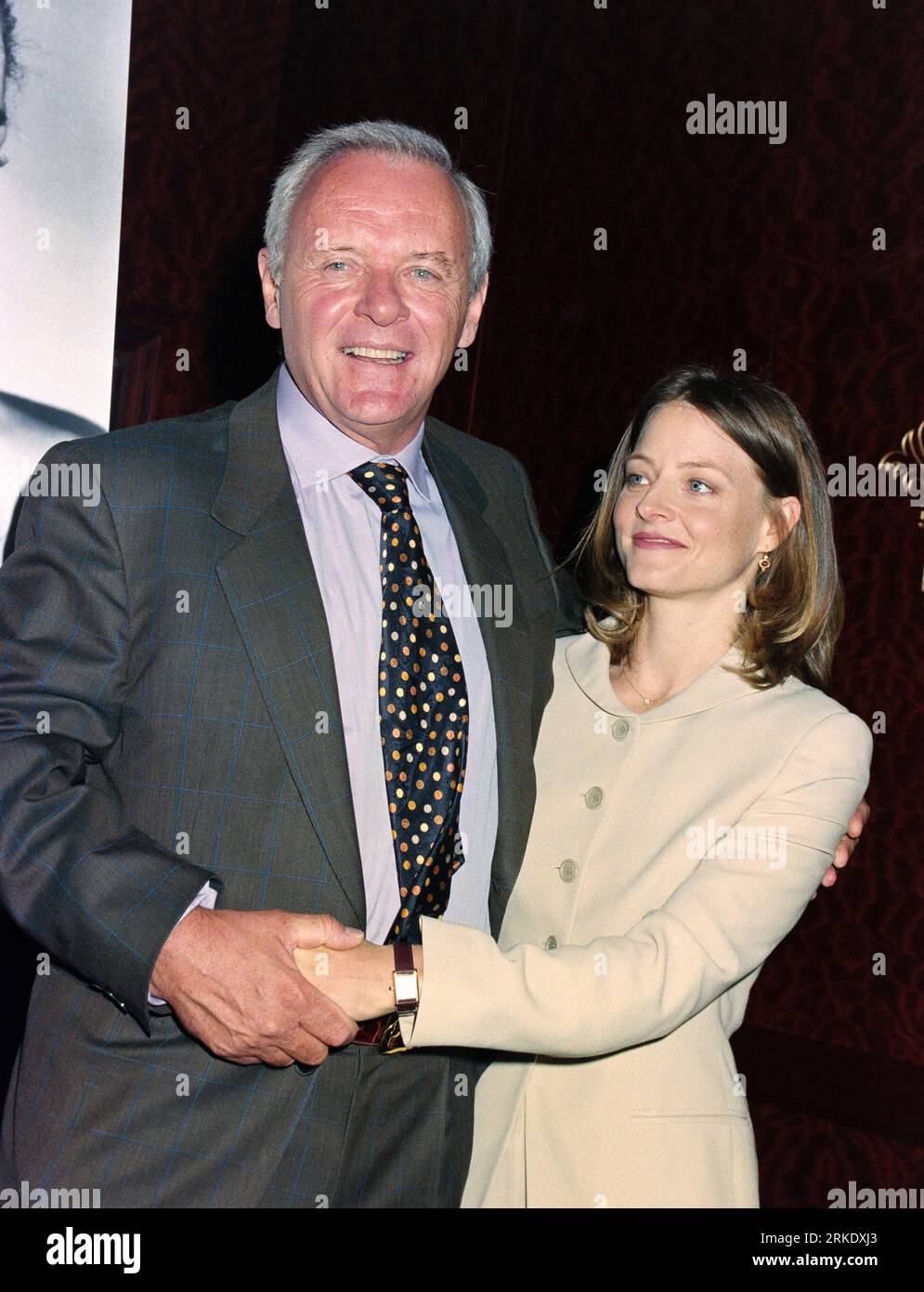 LOS ANGELES, CALIFORNIE. 21 juin 1996 : l'acteur Anthony Hopkins et l'actrice Jodie Foster aux Women in film Crystal + Lucy Awards au Century Plaza Hotel. Photo : Paul Smith / Featureflash Banque D'Images