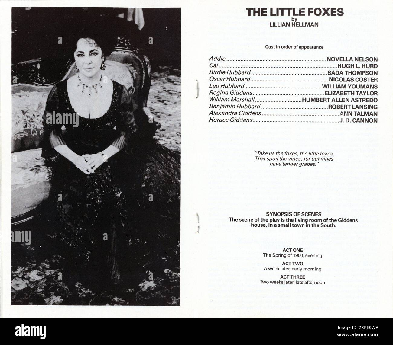 Double page du programme de théâtre pour ELIZABETH TAYLOR dans la pièce THE LITTLE FOXES LILLIAN HELLMAN réalisateur Austin Pendleton du 11 mars 1982 au Victoria Palace Theatre à Londres Banque D'Images