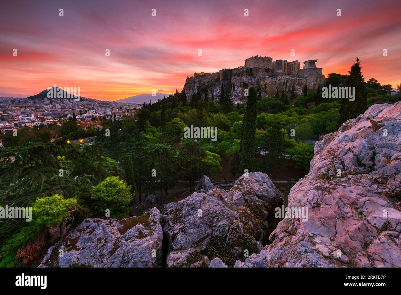 L'Acropole et sur Athènes De Aréopage hill. Banque D'Images
