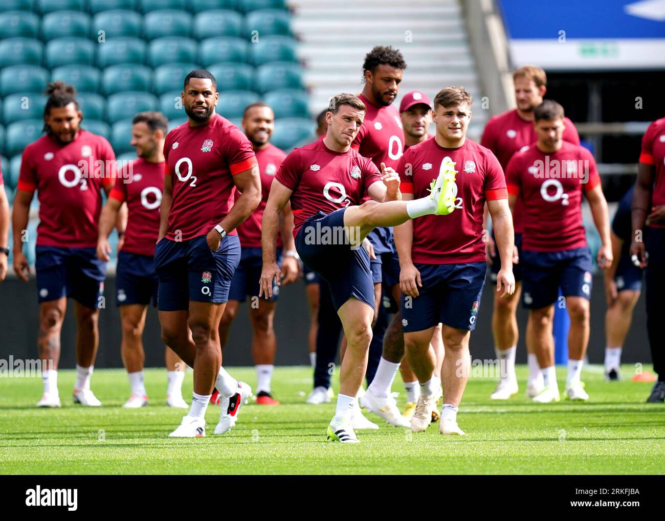 George Ford de l'Angleterre lors d'une séance d'entraînement au Twickenham Stadium, Londres. Date de la photo : Vendredi 25 août 2023. Banque D'Images