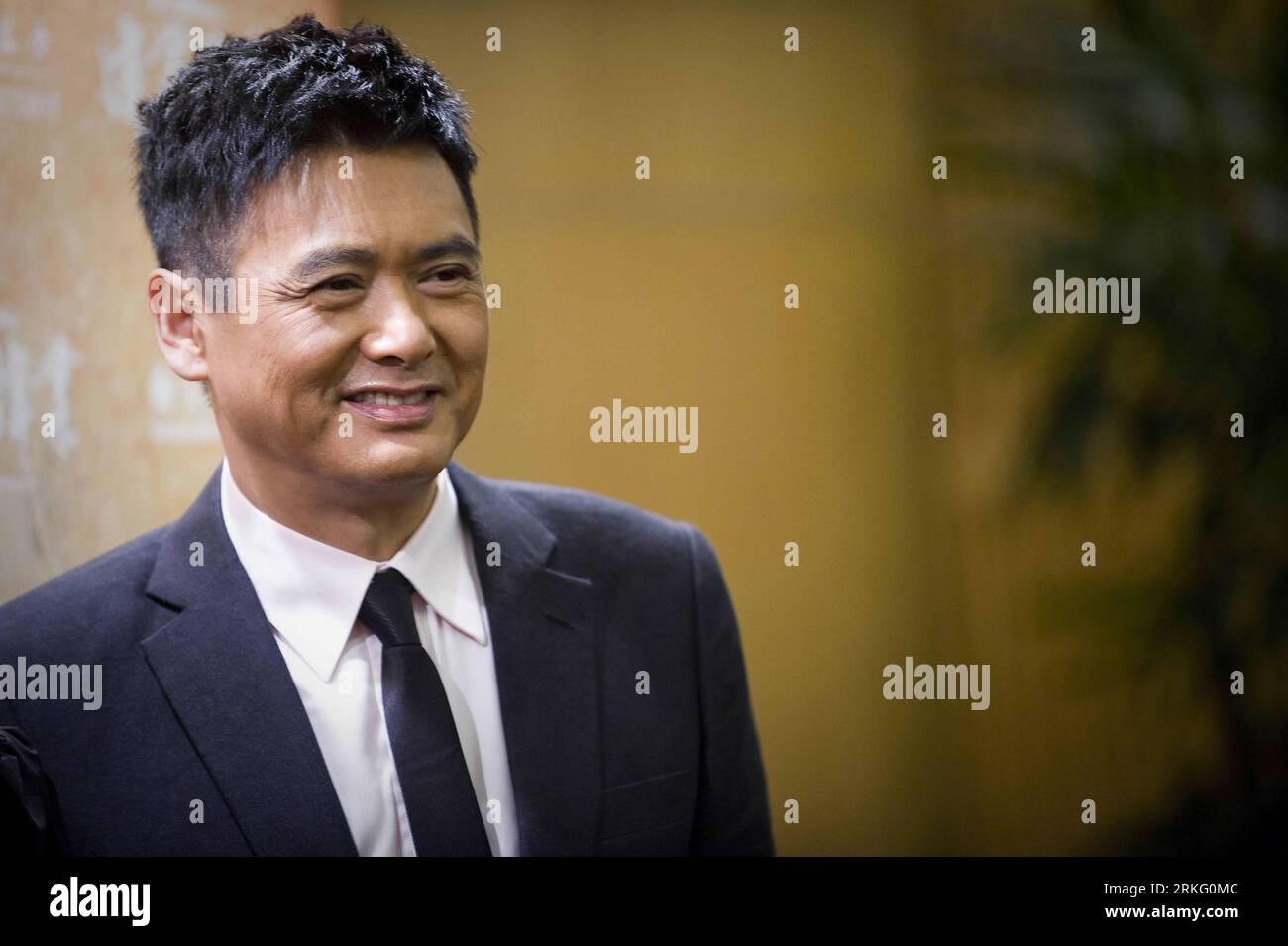 110620 -- HONG KONG, le 20 juin 2011 Xinhua -- l'acteur Yun Fat Chow assiste à la première du film Beginning of the Great Revival à Hong Kong, dans le sud de la Chine, le 20 juin 2011. Le film Beginning of the Great Revival a tenu sa première à Hong Kong lundi. Xinhua/lui Siu Wai CHINE-HONG KONG-PREMIER-DÉBUT DE LA GRANDE RENAISSANCE CN PUBLICATIONxNOTxINxCHN Banque D'Images