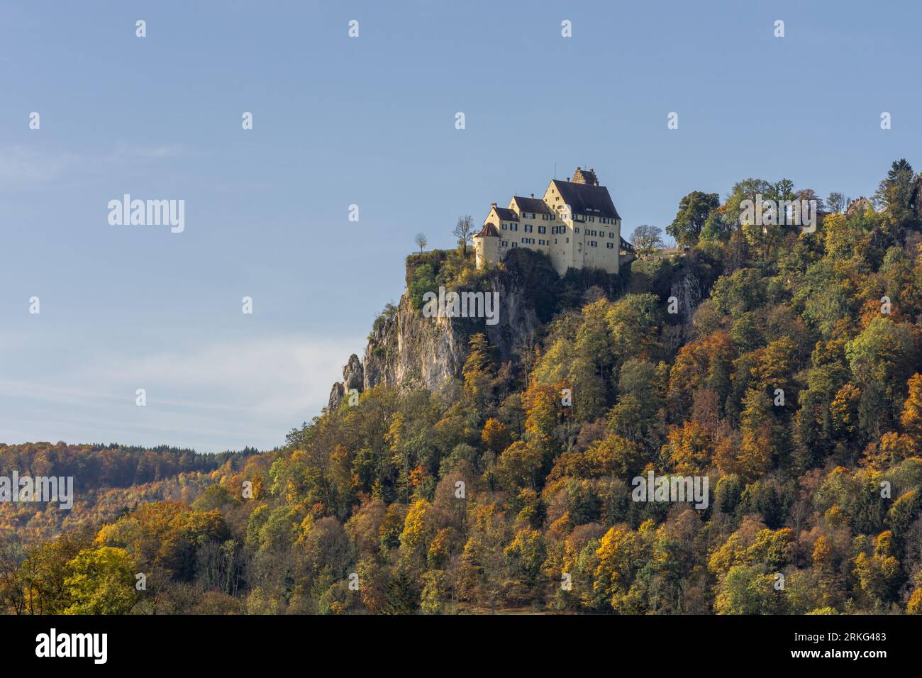 Château de Werenwag dans la vallée d'automne du Haut Danube, Beuron, Parc naturel du Haut Danube, district de Sigmaringen, Alb souabe, Baden-Wuerttemberg, Allemagne Banque D'Images