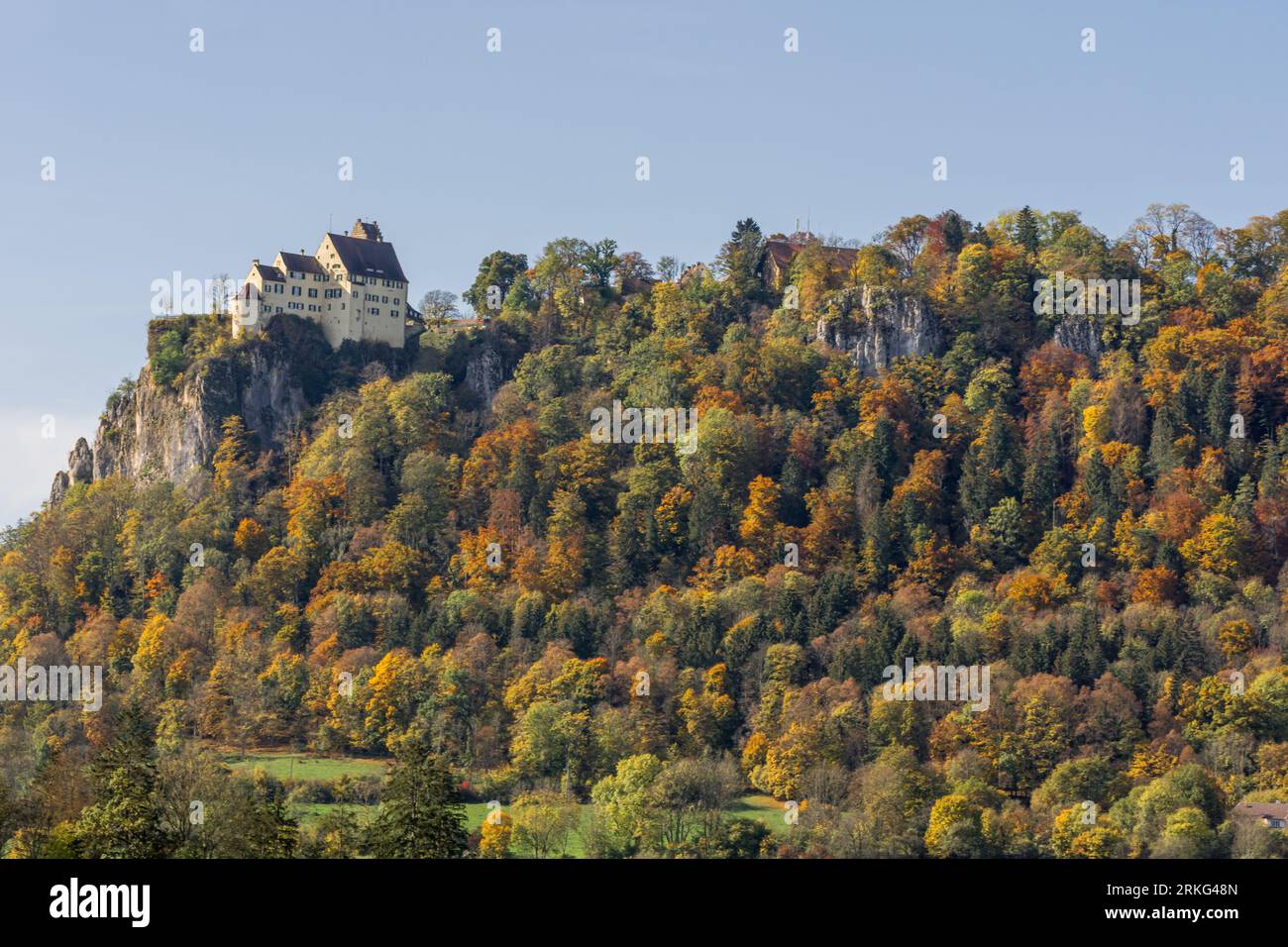 Château de Werenwag dans la vallée d'automne du Haut Danube, Beuron, Parc naturel du Haut Danube, district de Sigmaringen, Alb souabe, Baden-Wuerttemberg, Allemagne Banque D'Images