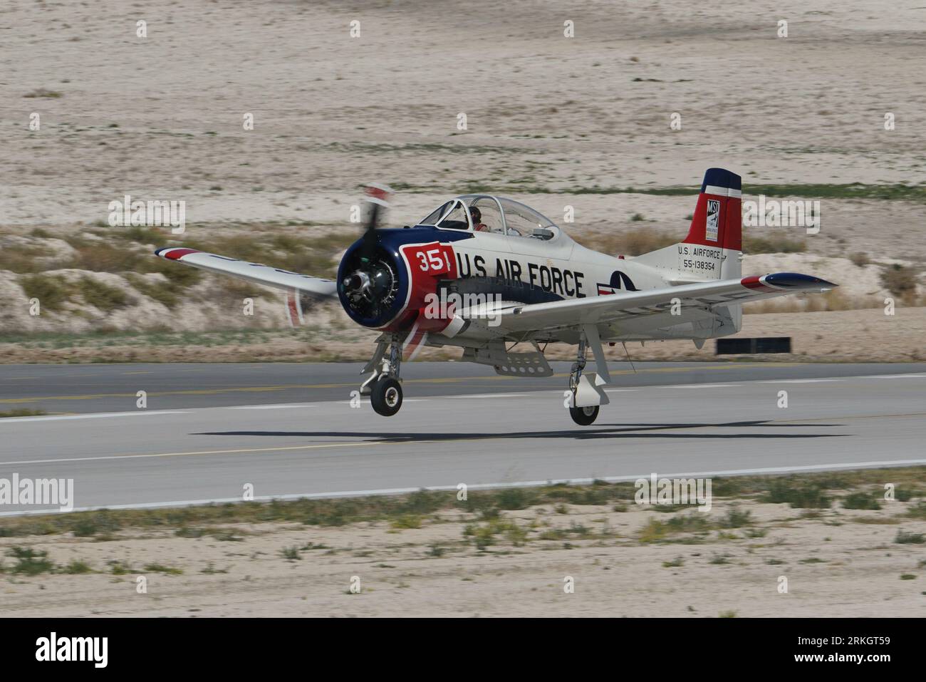 ESKISEHIR, TURKIYE - 18 SEPTEMBRE 2022: M.S.O Air and Space Museum North American T-28B Trojan (200-425) dans l'Airshow de Sivrihisar SHG Banque D'Images