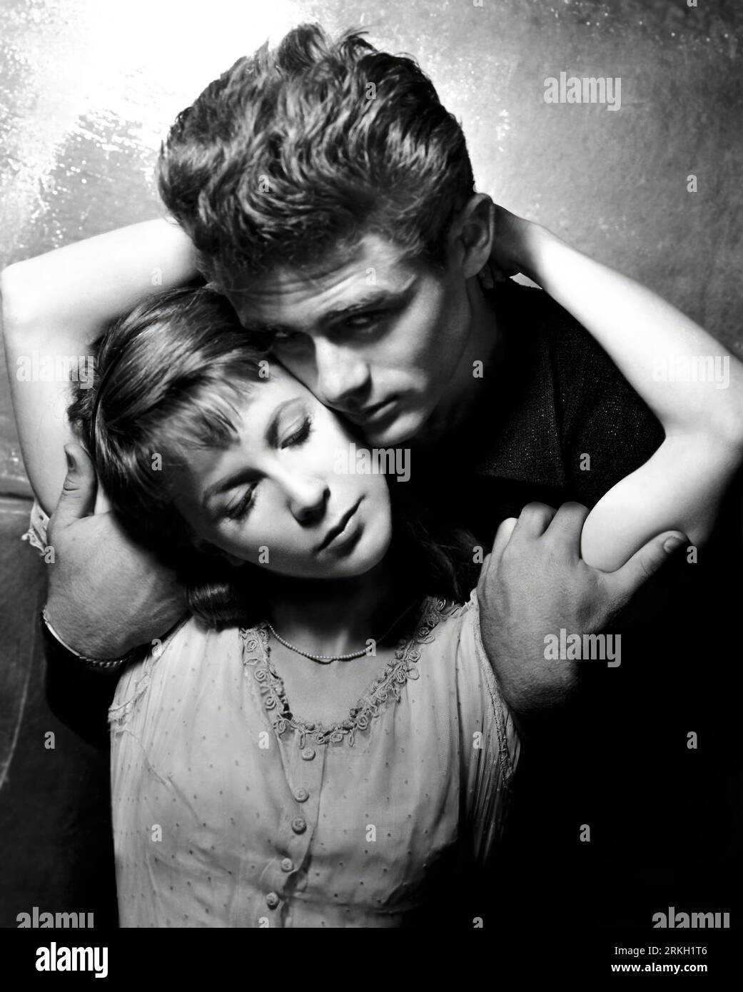 JULIE HARRIS et JAMES DEAN dans EAST OF EDEN (1955), mise en scène par ELIA KAZAN. Crédit : FRÈRES WARNER / Album Banque D'Images