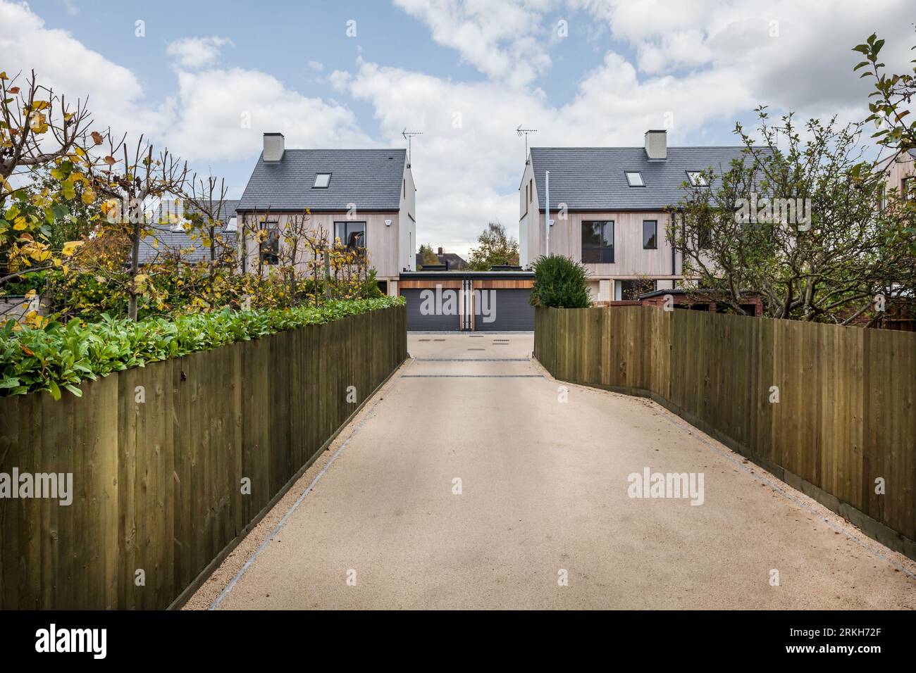Glebe Road, Cambridge, Angleterre - 26 octobre 2017 : Nouvelle construction des logements extérieurs de la ville sur le développement de remplissage Banque D'Images
