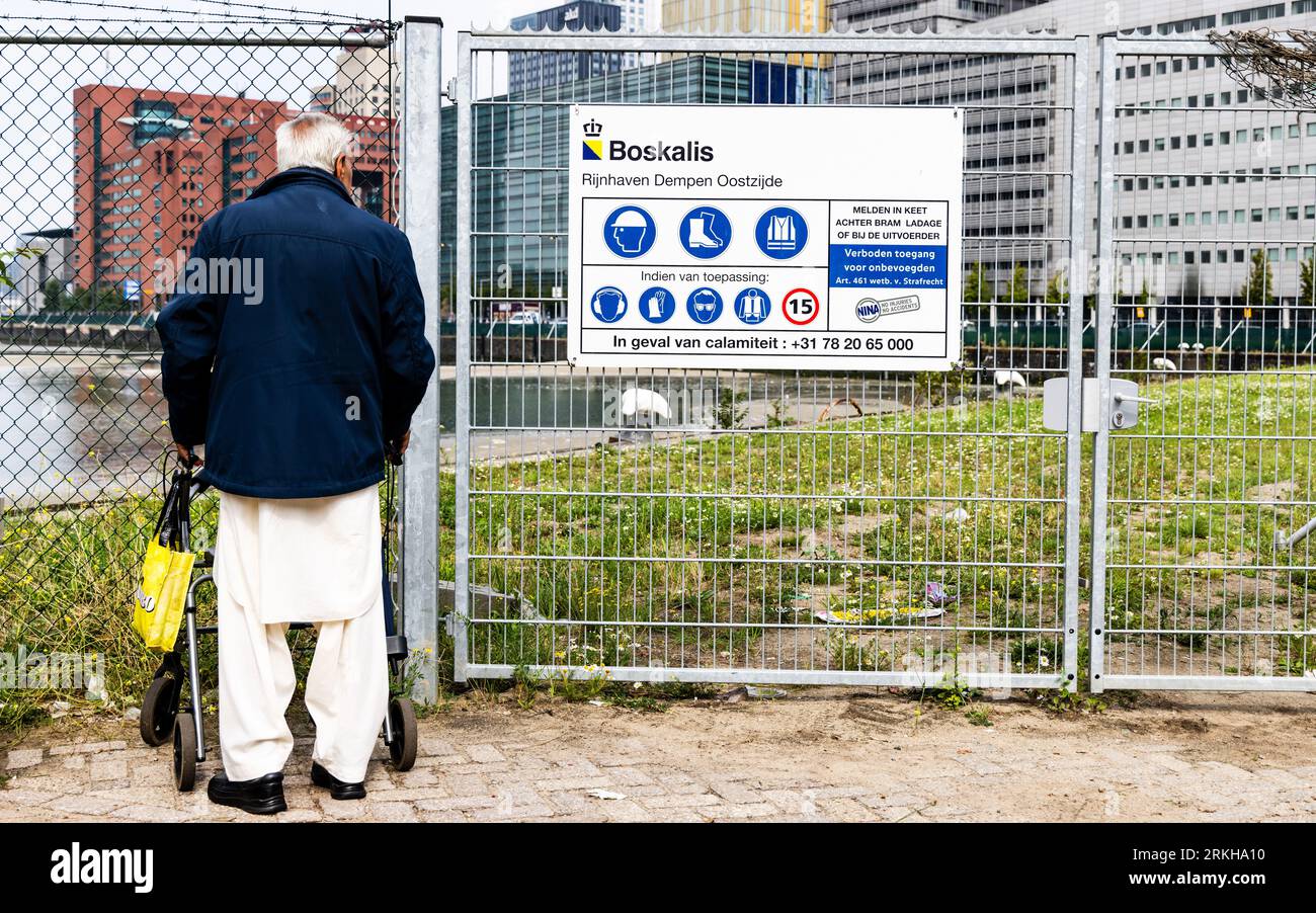 ROTTERDAM - Sandbanks dans les terres récupérées dans le Rijnhaven. Une partie du Rotterdam Rijnhaven a été comblée pour permettre la construction de 3000 logements. ANP JEFFREY GROENEWEG pays-bas sorti - belgique sorti Banque D'Images