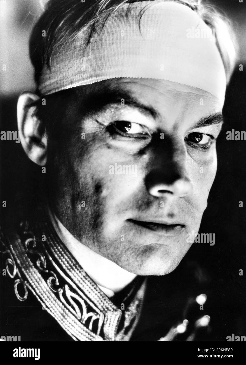 KLAUS MARIA BRANDAUER dans HANUSSEN 1988 réalisateur ISTVAN SZABO de l'autobiographie d'Erik Jan Hanussen Central Cinema Company film (CCC) / Hungaro film / Mafilm / MOKEP / Objektiv Filmstudio Vallalat / Zweites Deutsches Fernsehen (ZDF) Banque D'Images