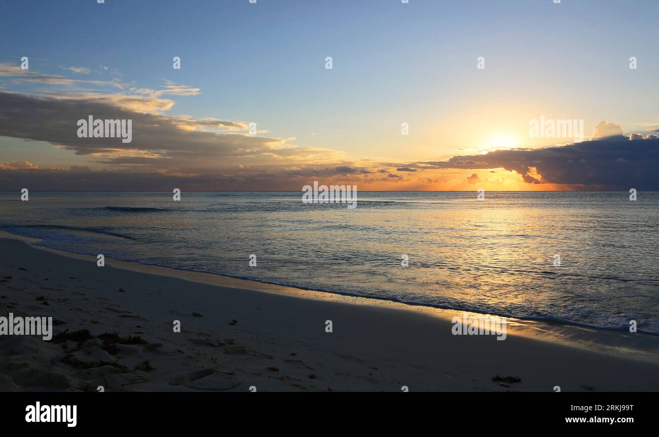 La côte au lever du soleil - Mexique Banque D'Images