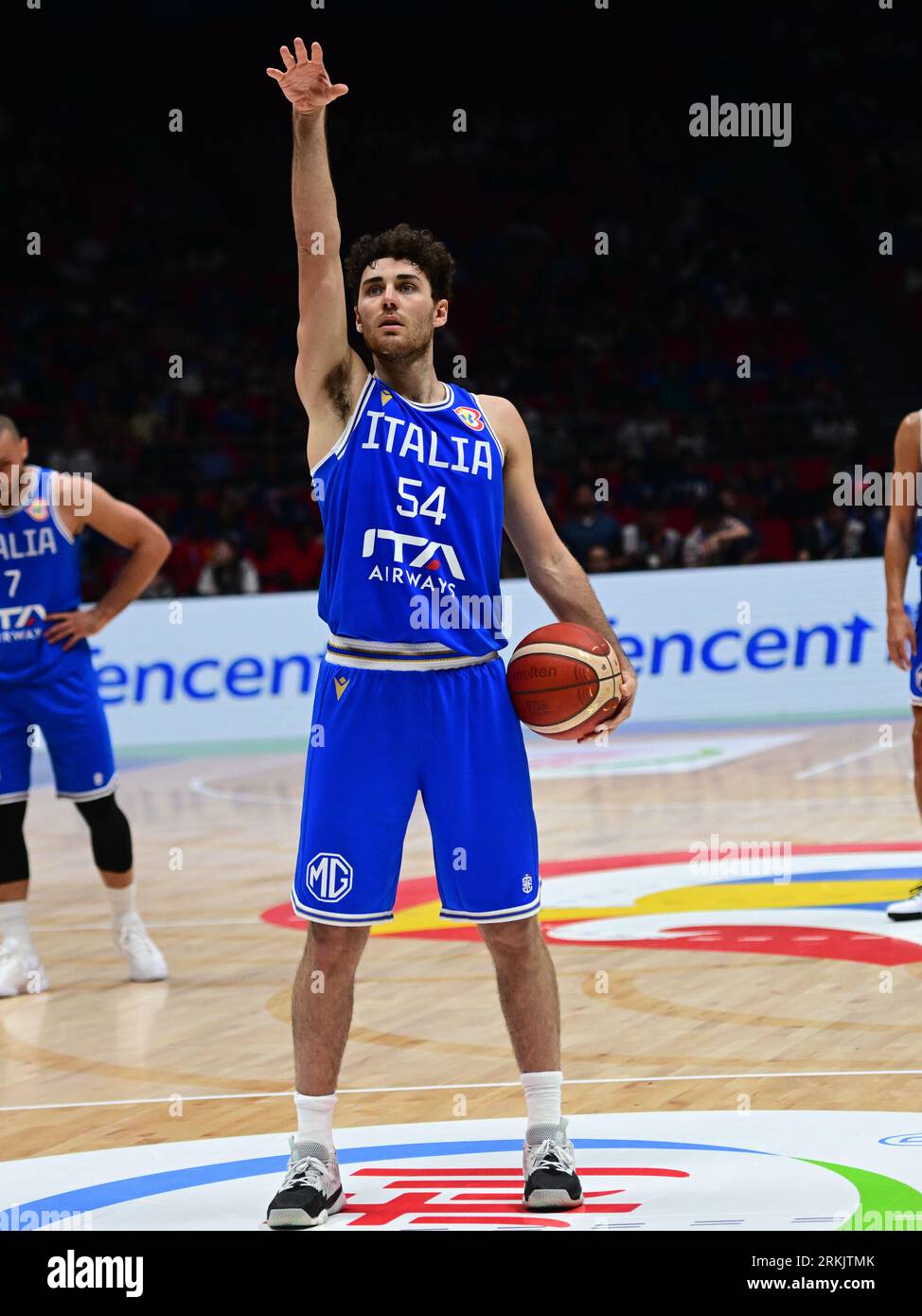 Alessandro Pajola de l'équipe italienne de basket-ball masculin vu en  action lors du match de coupe du monde de basket-ball masculin FIBA 2023  entre l'Angola et l'Italie à la Philippine Arena. Score