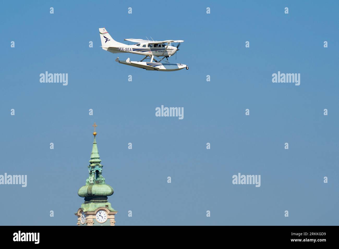 Aeroexpress Cessna 206 au-dessus de Budapest lors de la célébration de l'État hongrois en 20.08.2023 Banque D'Images