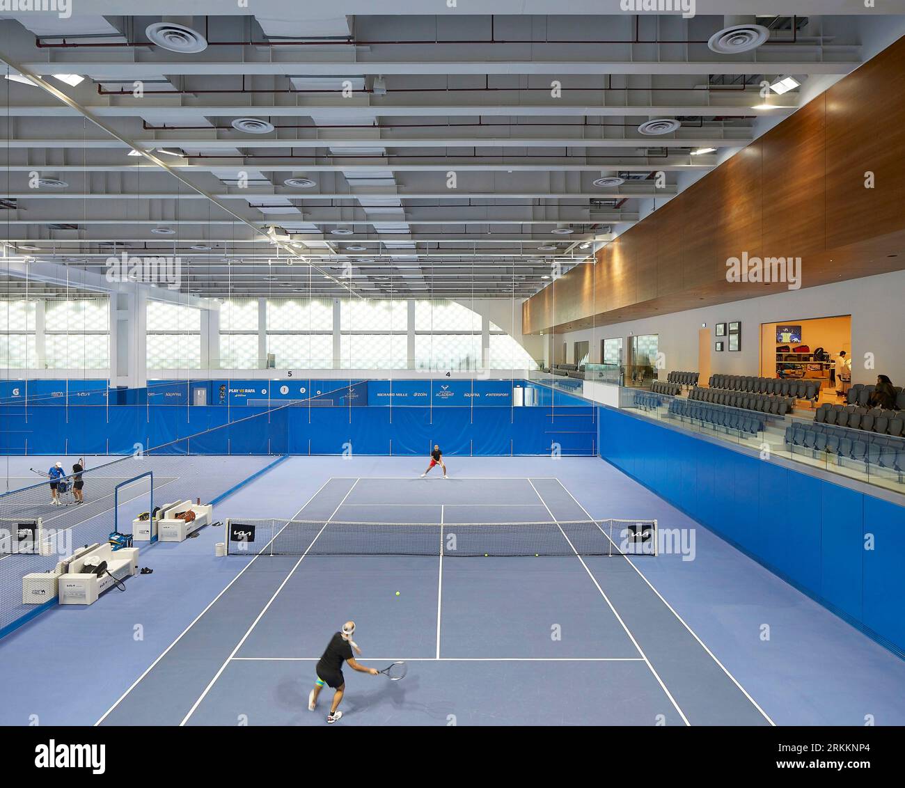 Courts de tennis. 360 Mall, Kuweit City, Koweït. Architecte : CRTKL, 2021. Banque D'Images