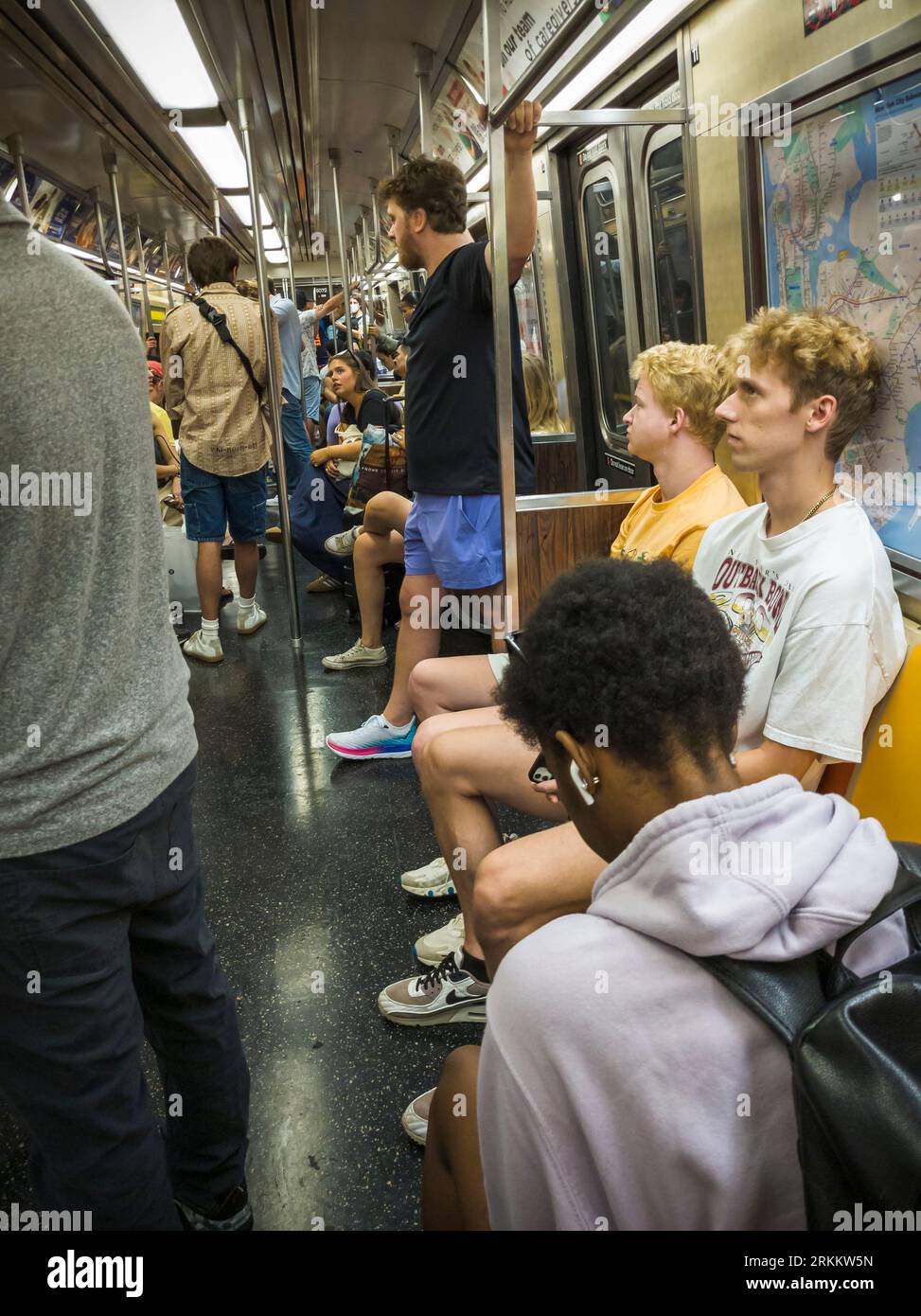 Week-end d'achalandage dans le métro New-yorkais le samedi 19 août 2023. (© Richard B. Levine) Banque D'Images