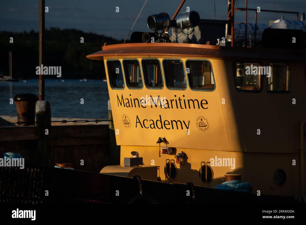 Le remorqueur de la Maine Maritime Academy se trouve au port de Castine