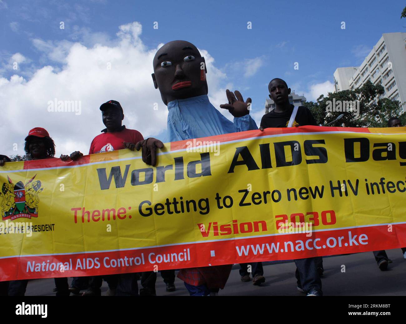 Bildnummer : 56541677 Datum : 02.12.2011 Copyright : imago/Xinhua (111201) -- NAIROBI, 1 décembre 2011 (Xinhua) -- marche lors d'une activité pour marquer la Journée mondiale du sida à Nairobi, capitale du Kenya, le 1 décembre 2011. La Journée mondiale de lutte contre le sida a été célébrée à Nairobi en mettant l'accent sur le plaidoyer pour zéro nouvelle infection, zéro décès et zéro stigmatisation en exhortant les communautés de donateurs et le gouvernement à investir davantage dans les projets de lutte contre le VIH/sida. (Xinhua/Ding Haitao) KENYA-NAIROBI-JOURNÉE MONDIALE du sida PUBLICATIONxNOTxINxCHN Gesellschaft Gedenken SIDA VIH Weltaidstag Welt Tag xns x0x 2011 quer 56541677 Date 02 12 2011 Copyright IM Banque D'Images