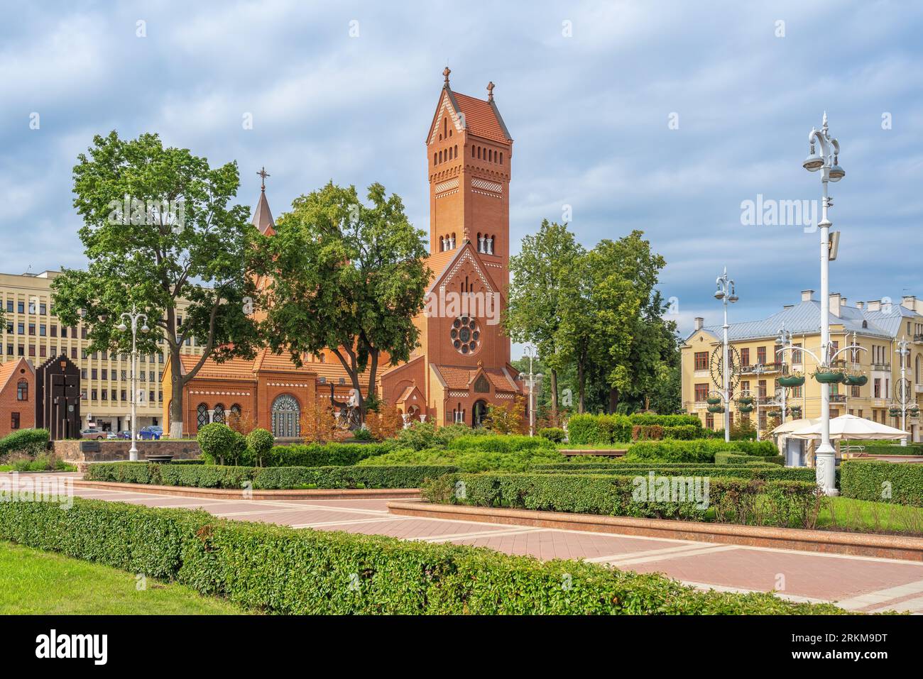 Église des Saints Simon et Hélène - Minsk Église Rouge - Minsk, Biélorussie Banque D'Images