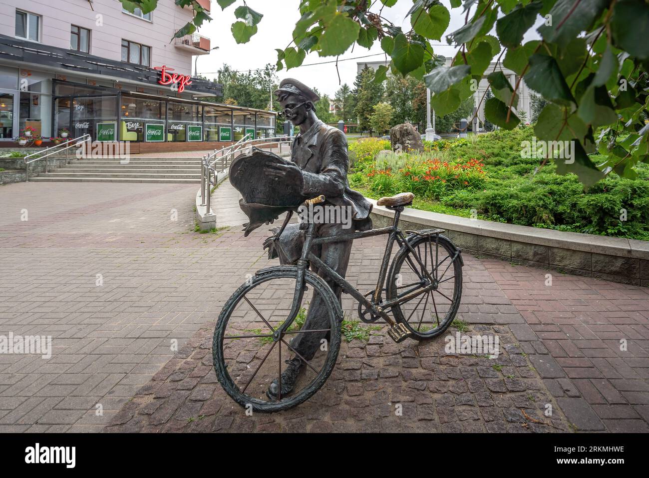 Sculpture du Postman de Vladimir Zhbanov et Eugène Kolchev - Minsk, Biélorussie Banque D'Images