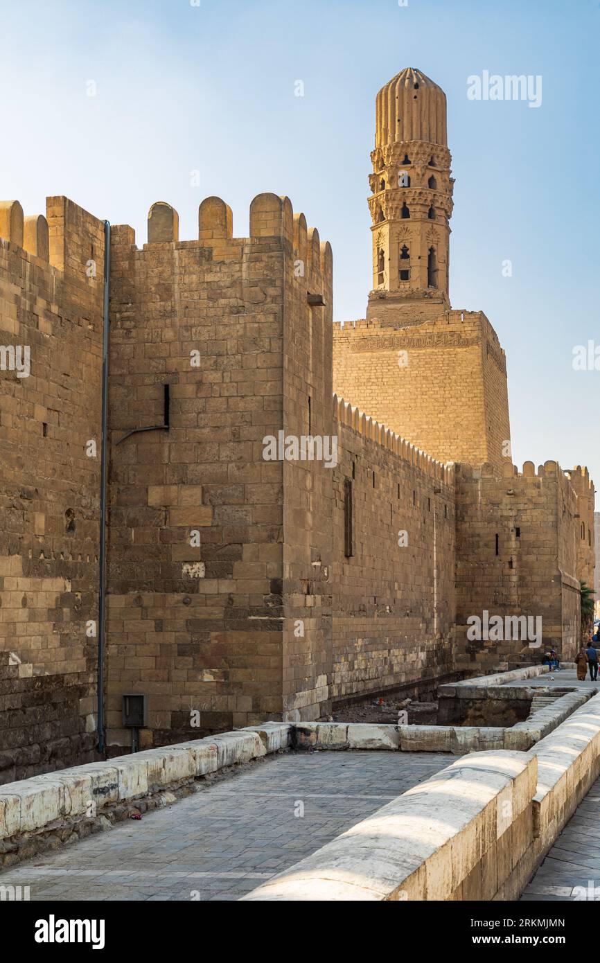 Caire, Egypte, Afrique. 16 octobre 2019. Mur et minaret à la mosquée Al-Hakim. Banque D'Images