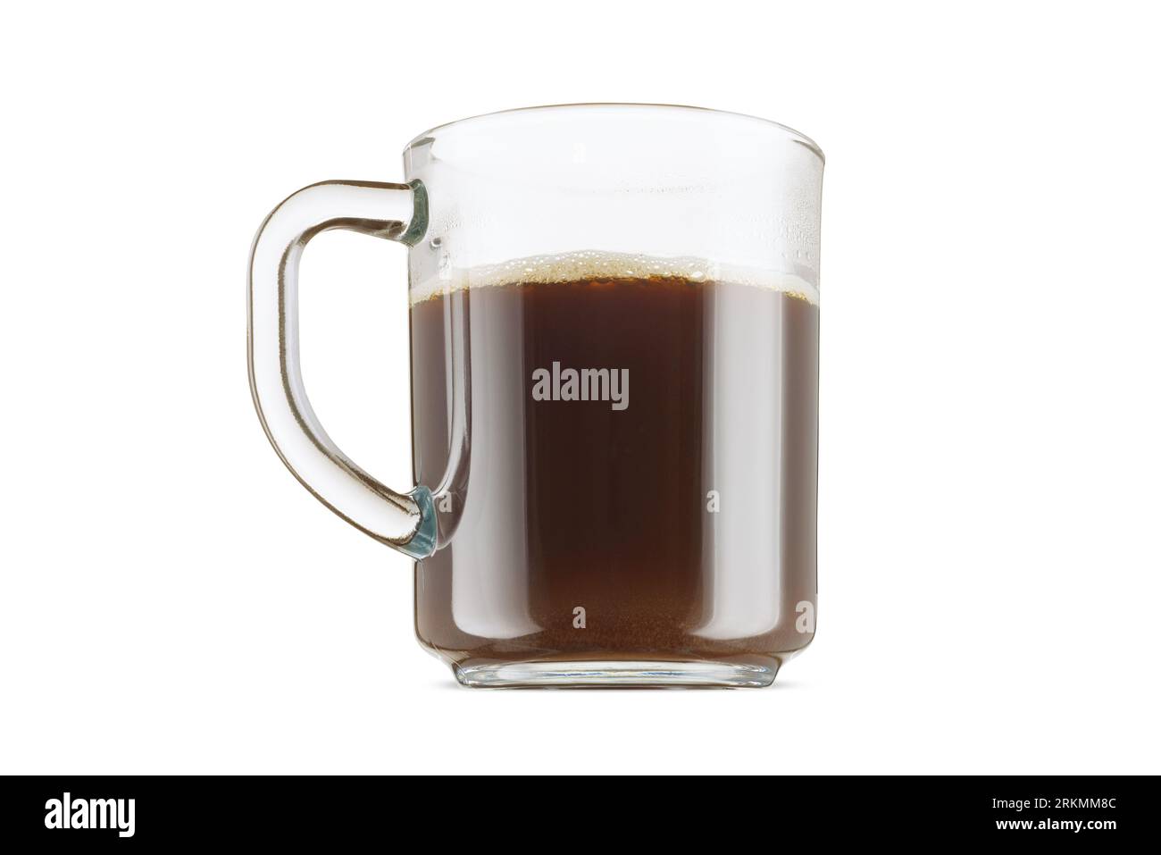 Café noir dans une tasse en verre. Espresso dans une tasse en verre avec une poignée. Banque D'Images